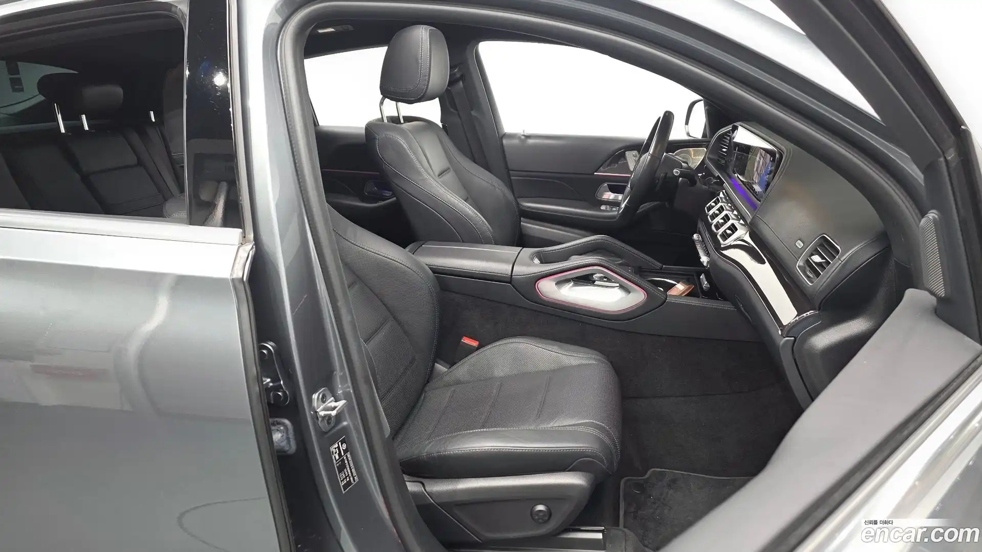 GLE-Class Mercedes-Benz 2022.0-INNER-036
