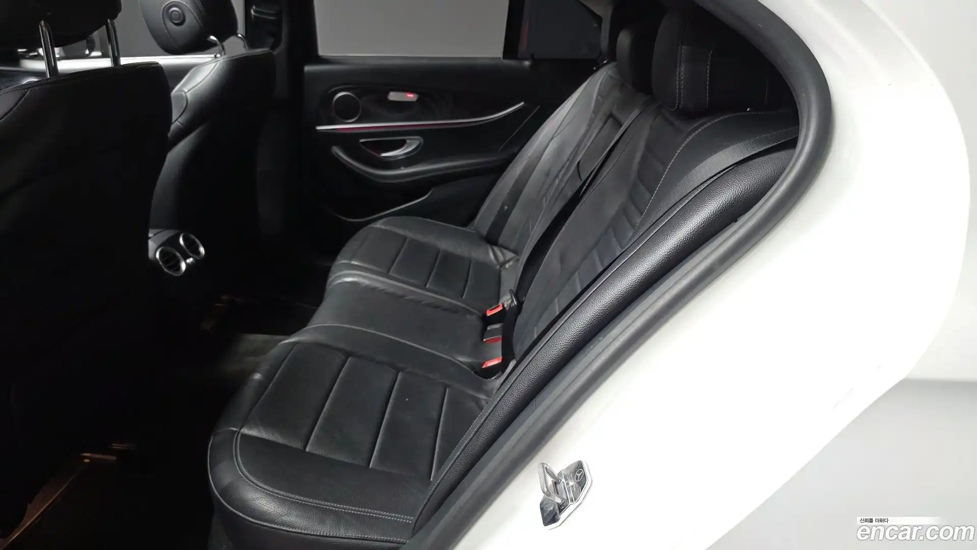 E-Class Mercedes-Benz 2017.6-INNER-036
