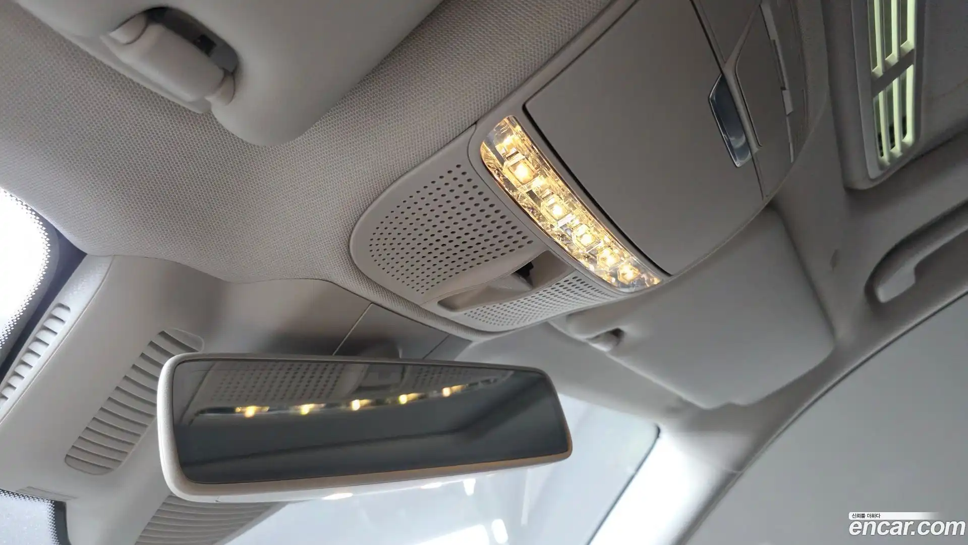 E-Class Mercedes-Benz 2017.6-OPTION-040