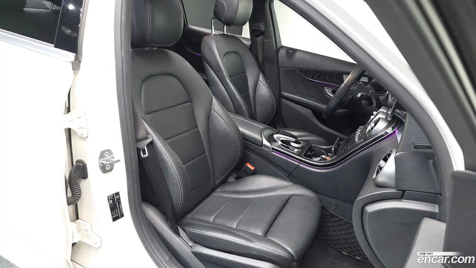 C-Class Mercedes-Benz 2019.3-INNER-036