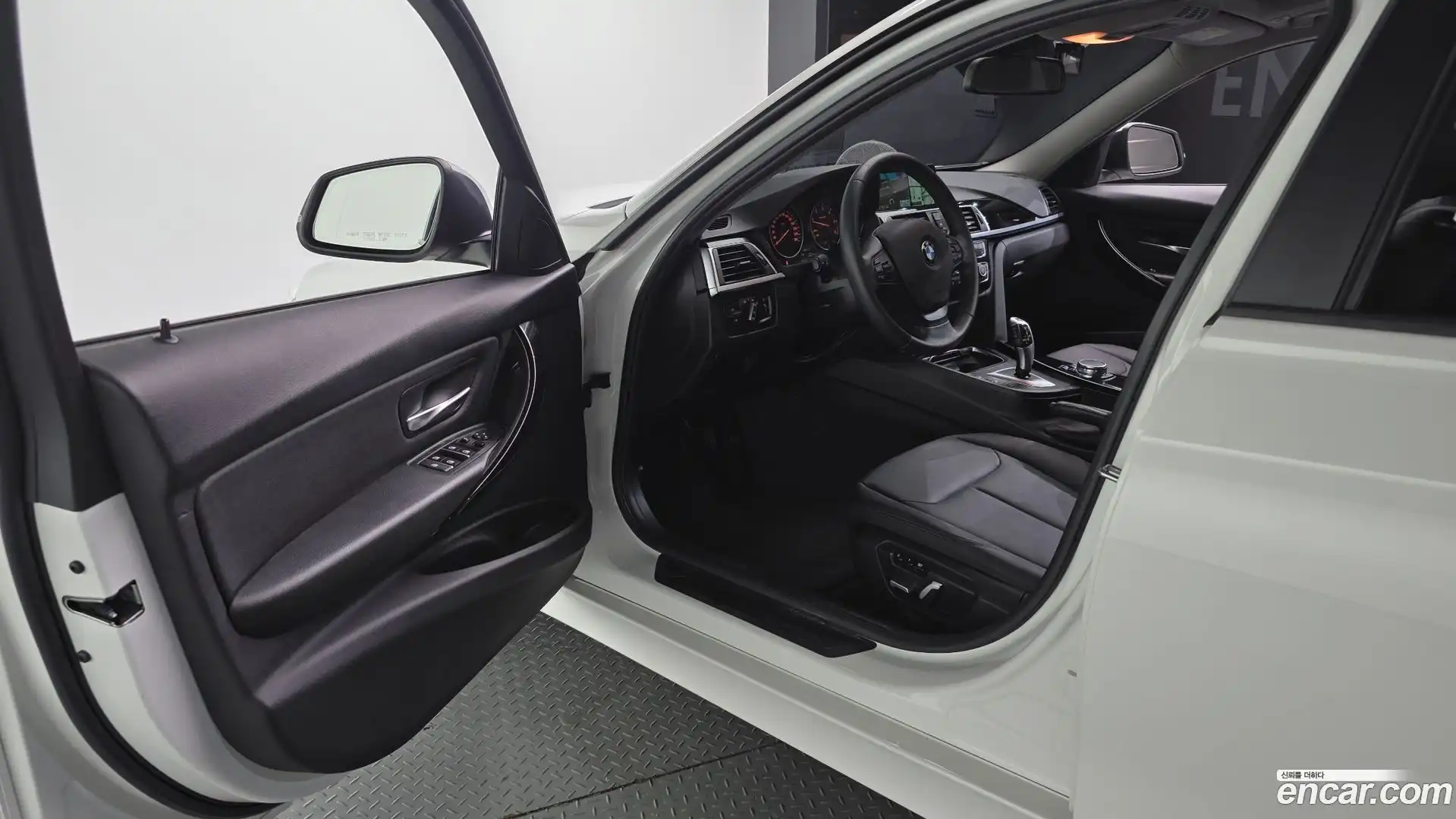 3-Series BMW 2016.8-INNER-010