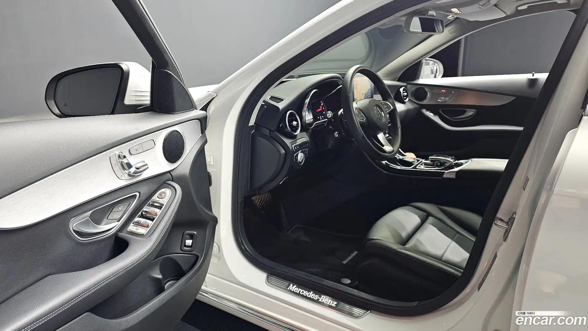 C-Class Mercedes-Benz 2017.8-INNER-010