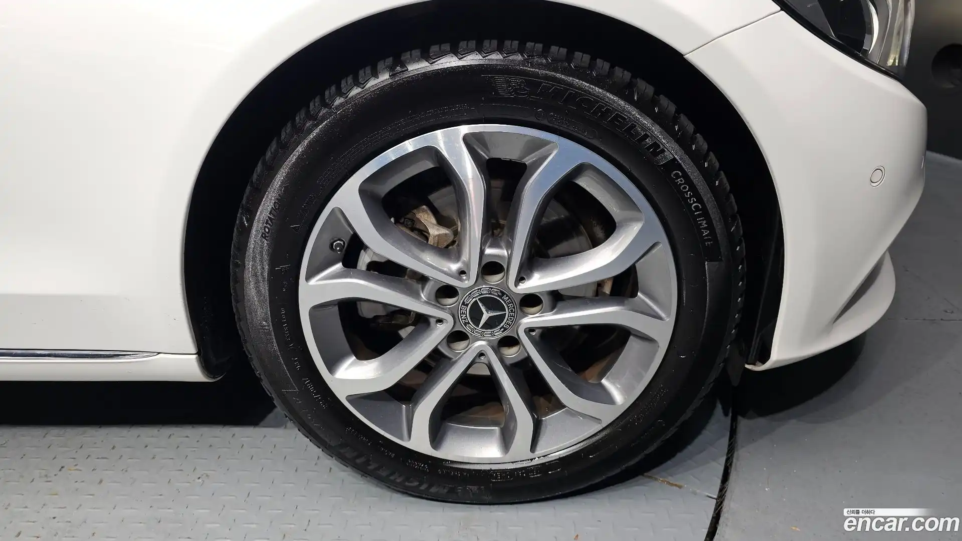 C-Class Mercedes-Benz 2017.8-OUTER-031