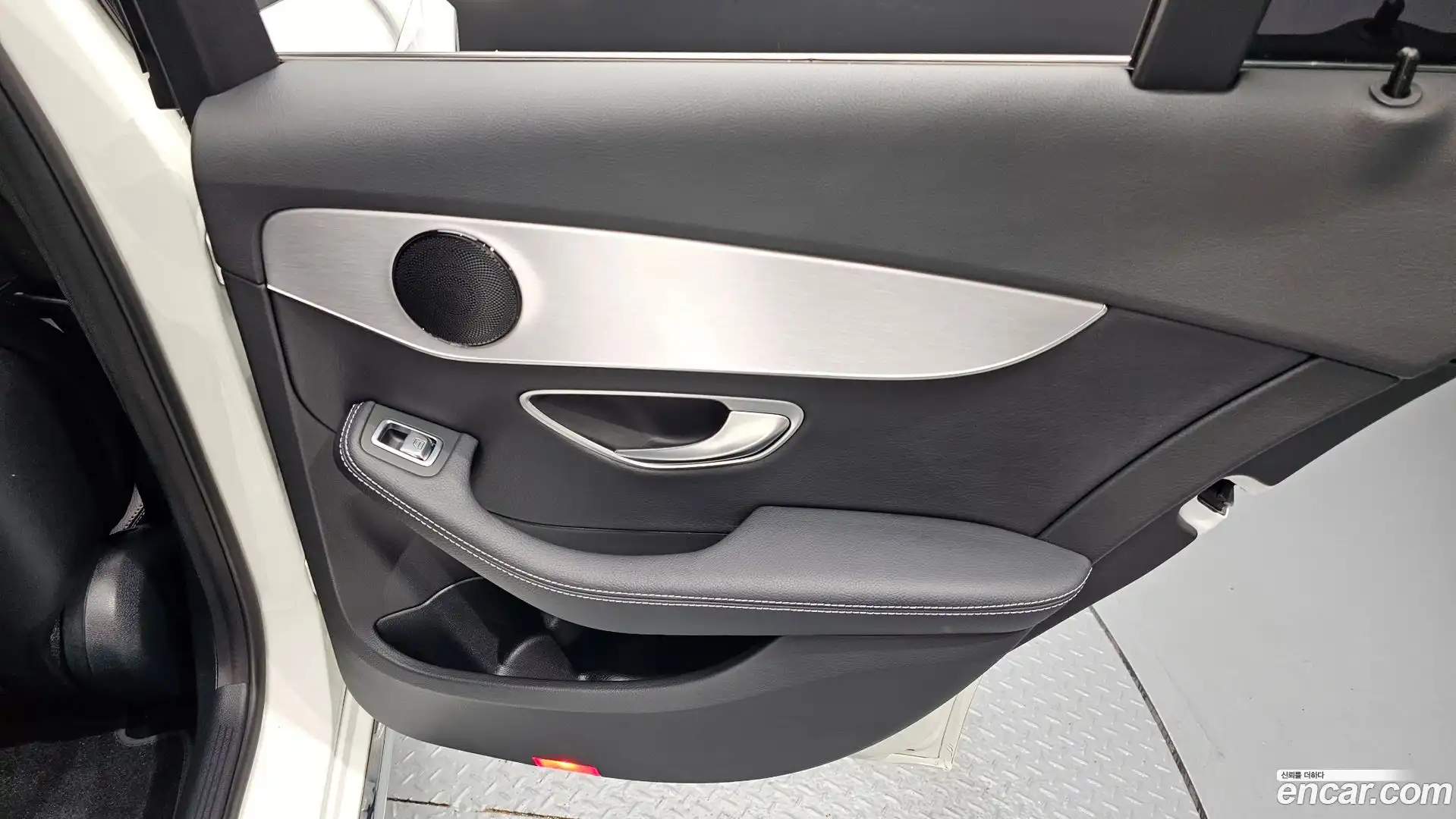 C-Class Mercedes-Benz 2017.8-INNER-035