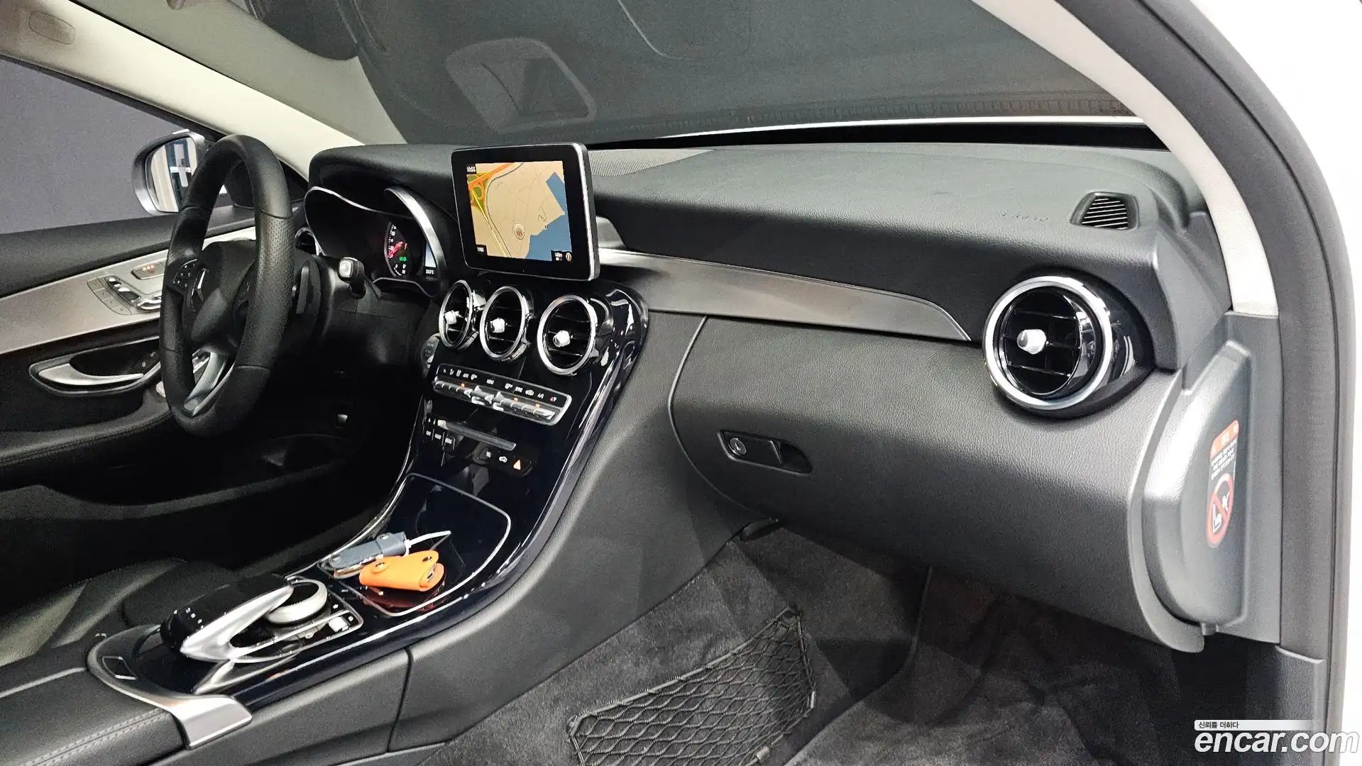 C-Class Mercedes-Benz 2017.8-OPTION-040
