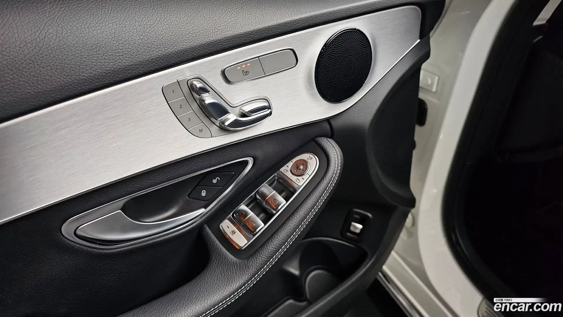 C-Class Mercedes-Benz 2017.8-OPTION-042