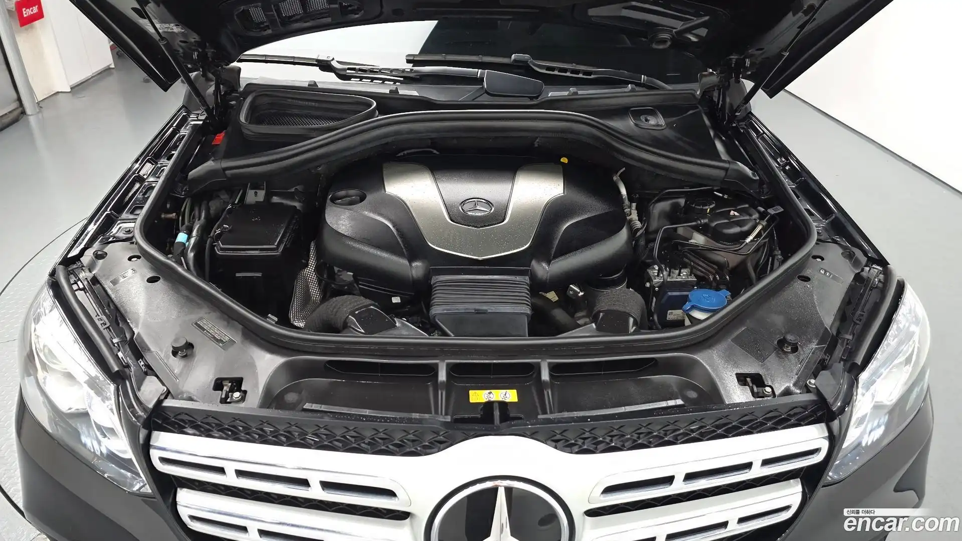GLS-Class Mercedes-Benz 2017.0-OUTER-006