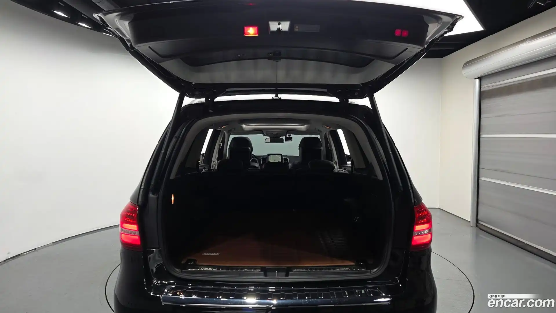GLS-Class Mercedes-Benz 2017.0-OPTION-024