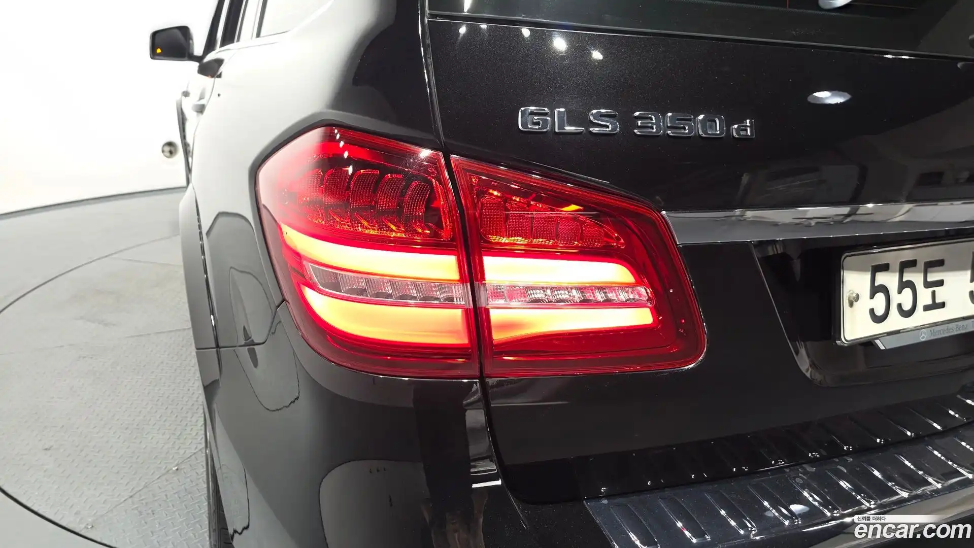 GLS-Class Mercedes-Benz 2017.0-OUTER-033
