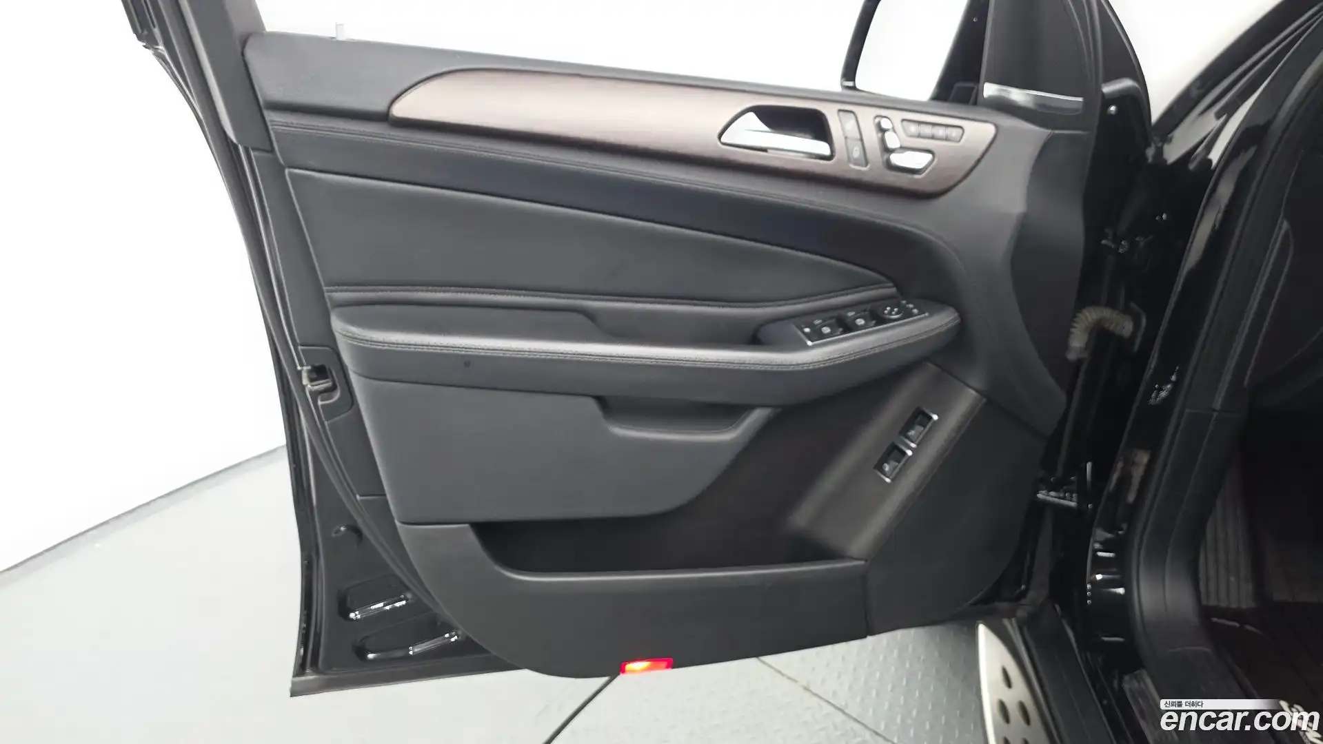 GLS-Class Mercedes-Benz 2017.0-INNER-034