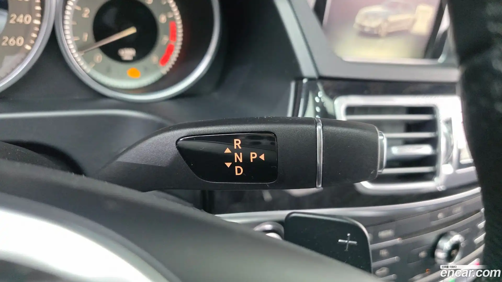 E-Class Mercedes-Benz 2015.4-INNER-009