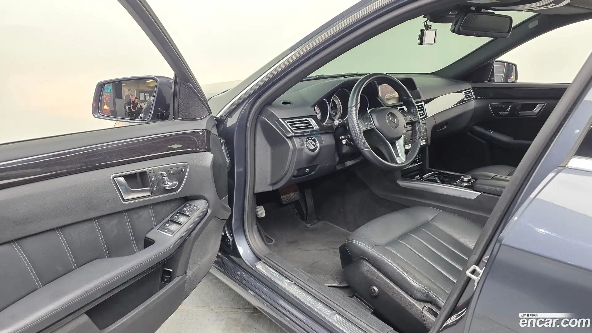 E-Class Mercedes-Benz 2015.4-INNER-010