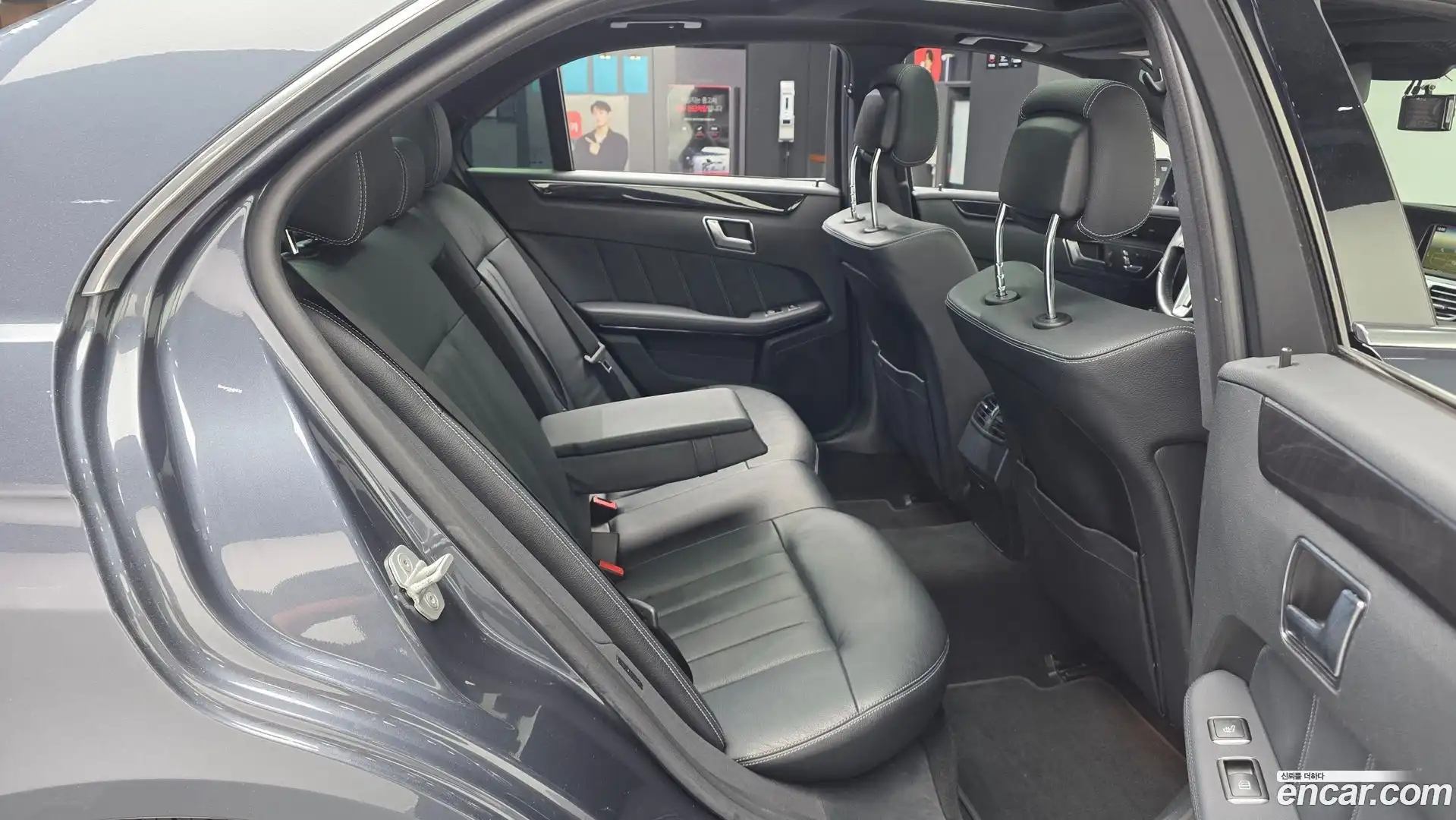 E-Class Mercedes-Benz 2015.4-OPTION-015