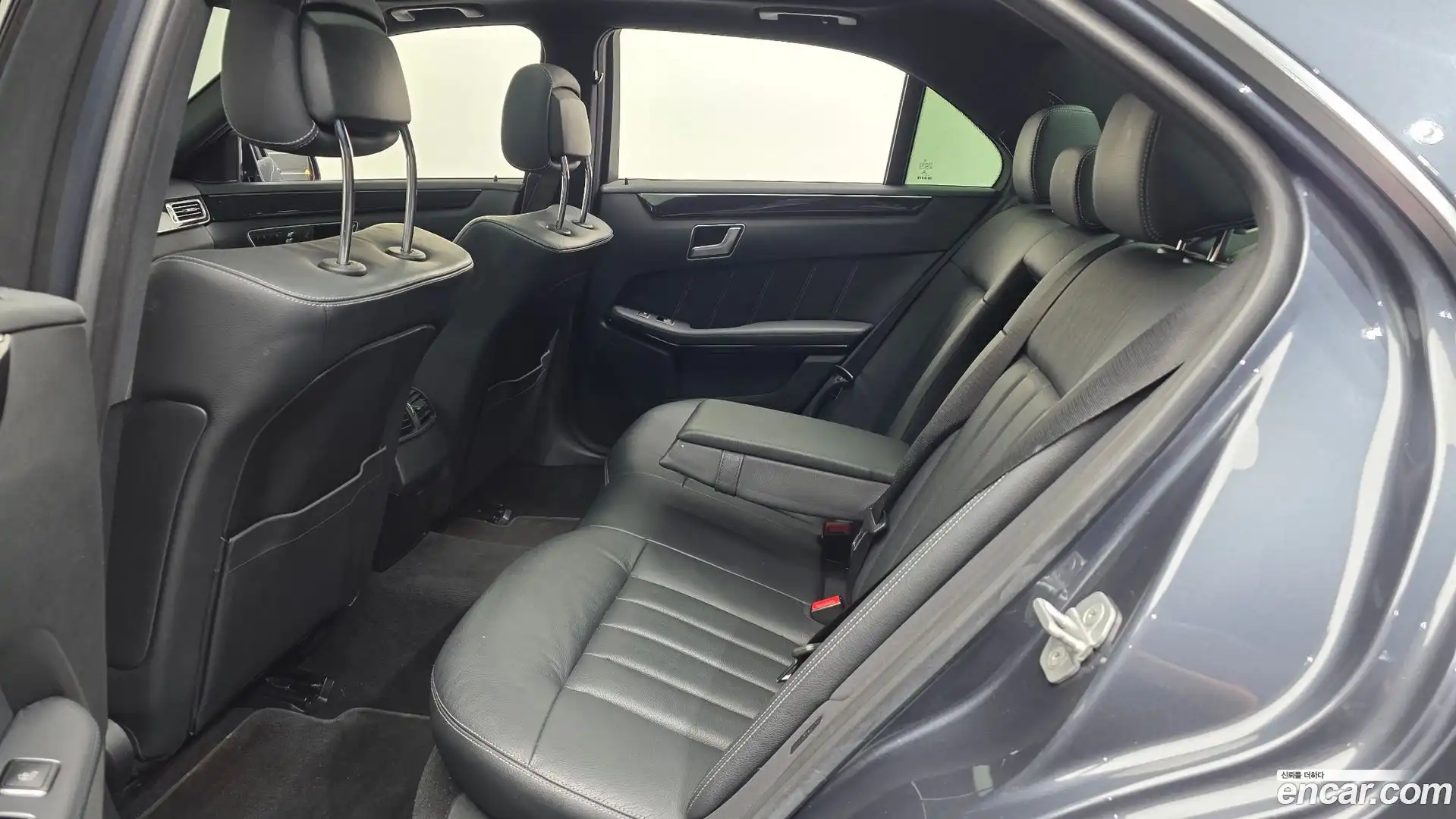 E-Class Mercedes-Benz 2015.4-OPTION-016