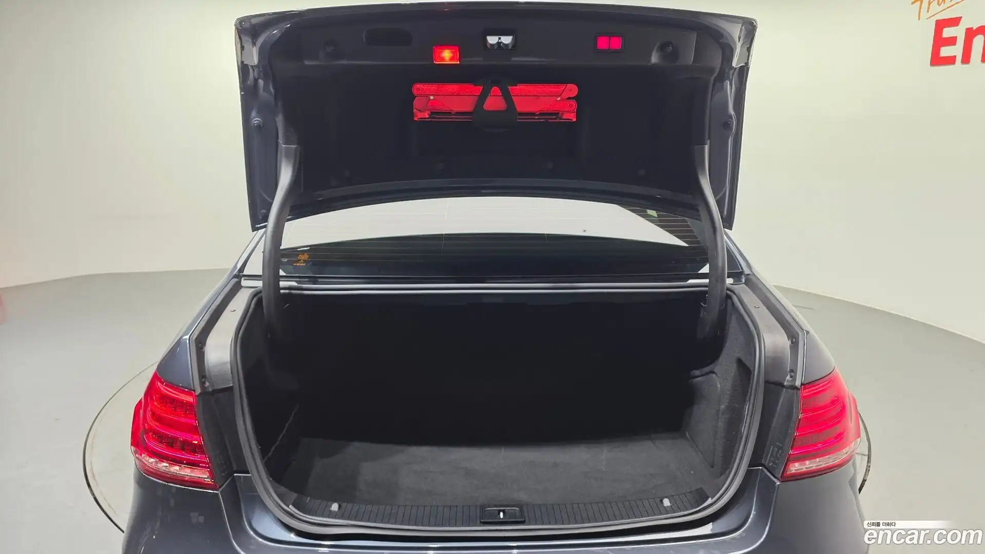 E-Class Mercedes-Benz 2015.4-OPTION-024