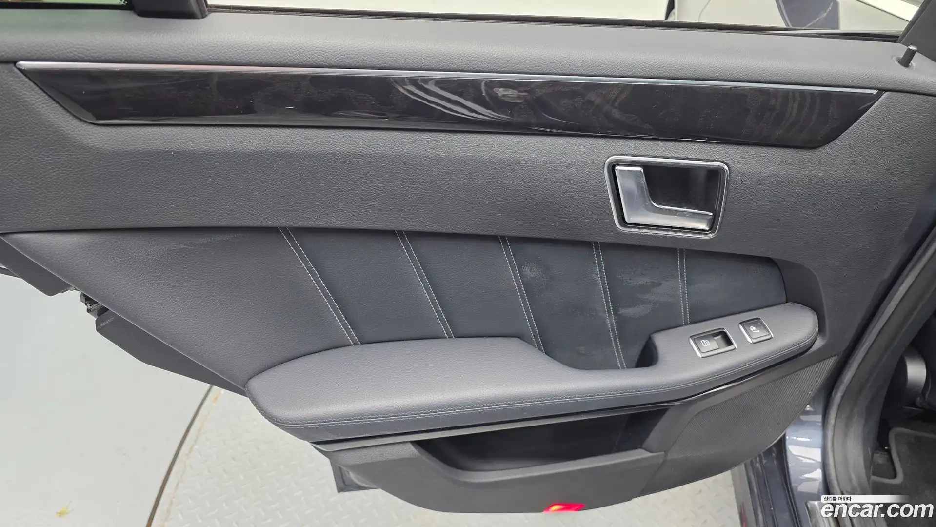 E-Class Mercedes-Benz 2015.4-INNER-035