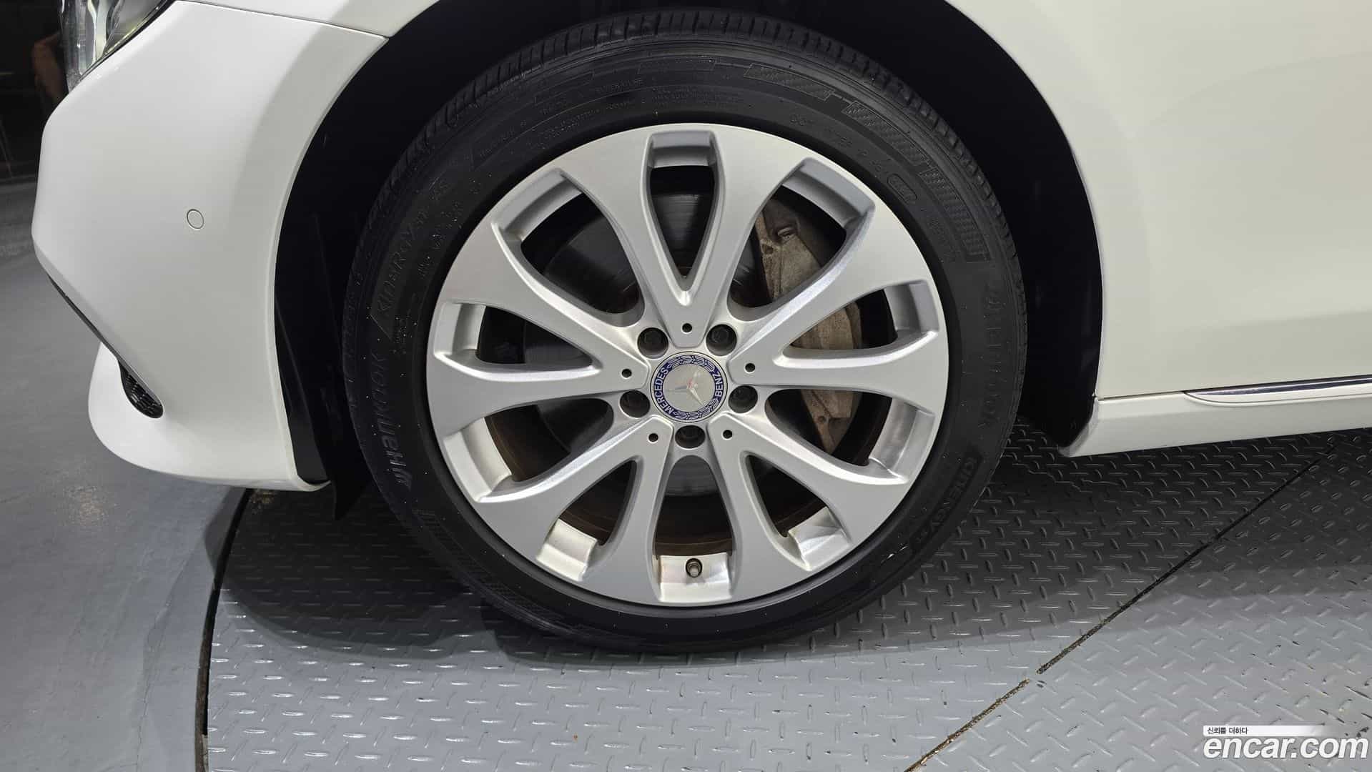 E-Class Mercedes-Benz 2017.0-OUTER-005