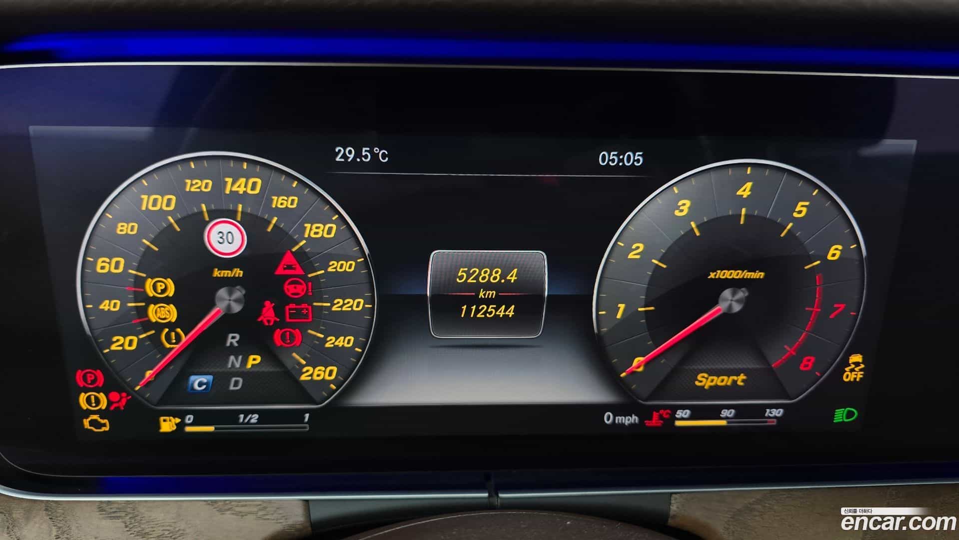E-Class Mercedes-Benz 2017.0-INNER-008