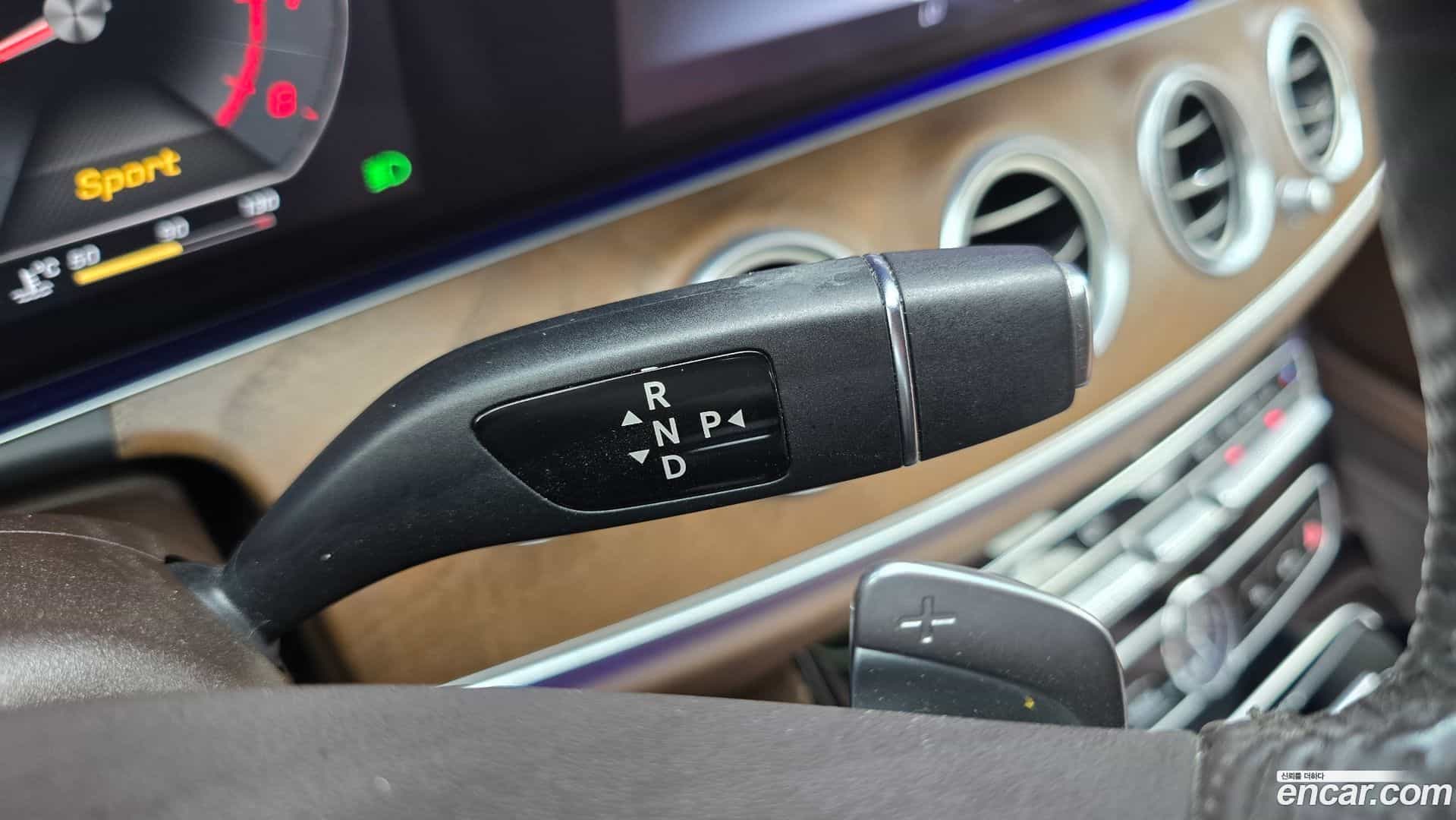 E-Class Mercedes-Benz 2017.0-INNER-009