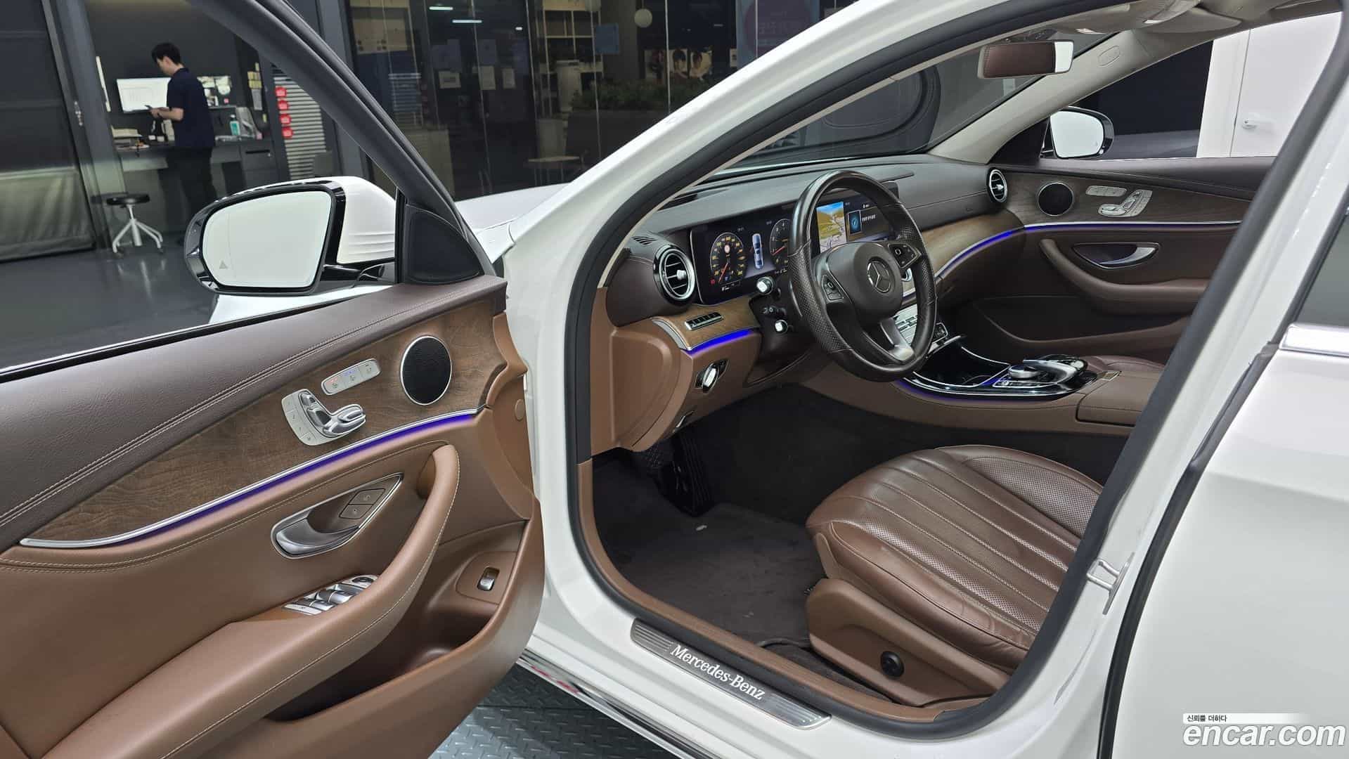 E-Class Mercedes-Benz 2017.0-INNER-010