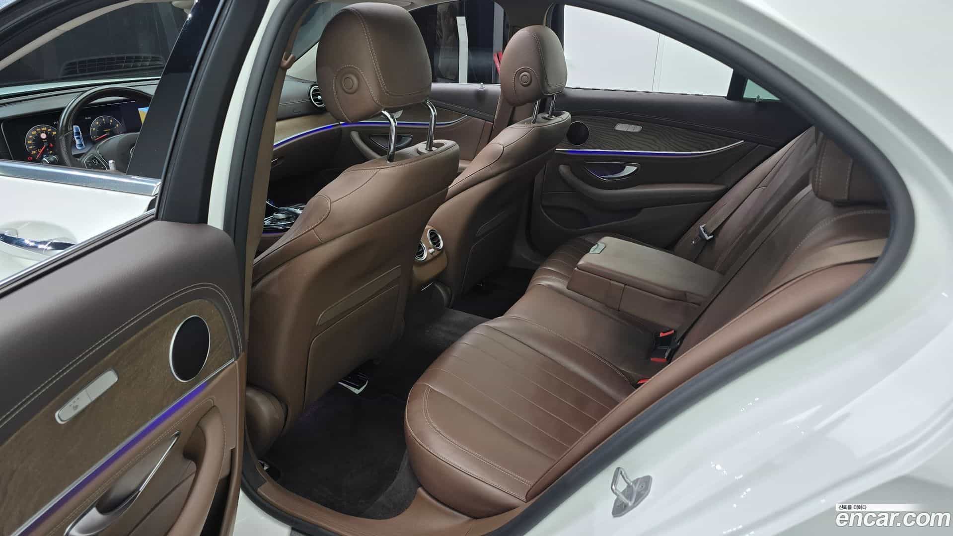 E-Class Mercedes-Benz 2017.0-OPTION-016