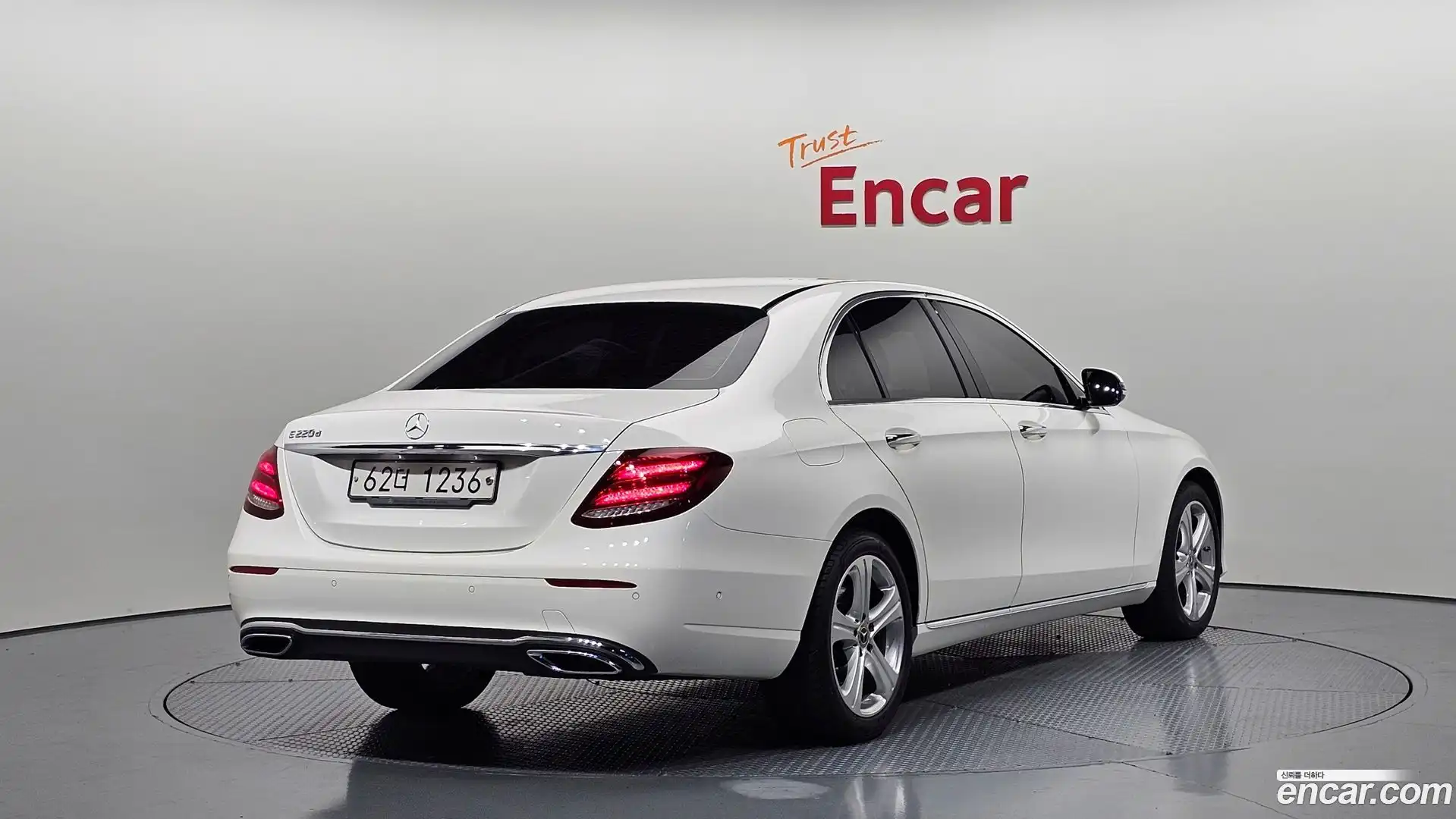 E-Class Mercedes-Benz 2018.1-OUTER-002