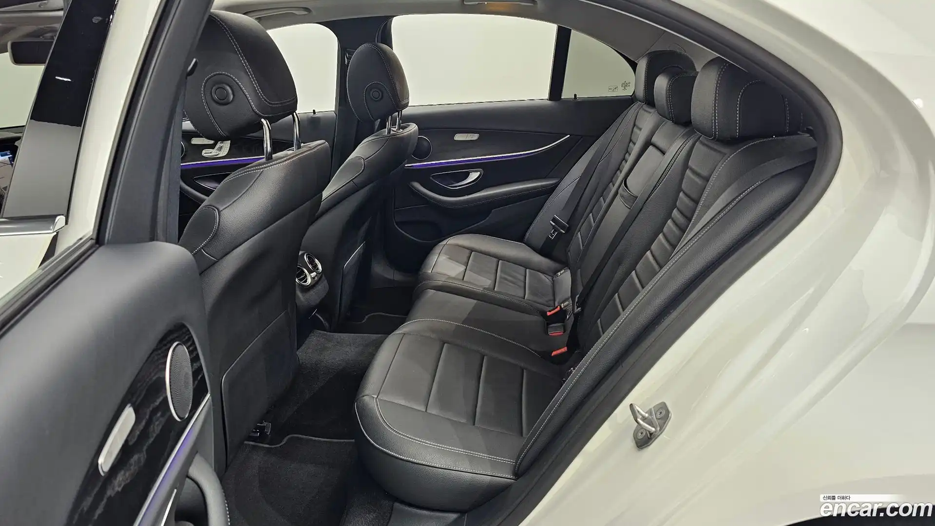 E-Class Mercedes-Benz 2018.1-OPTION-016