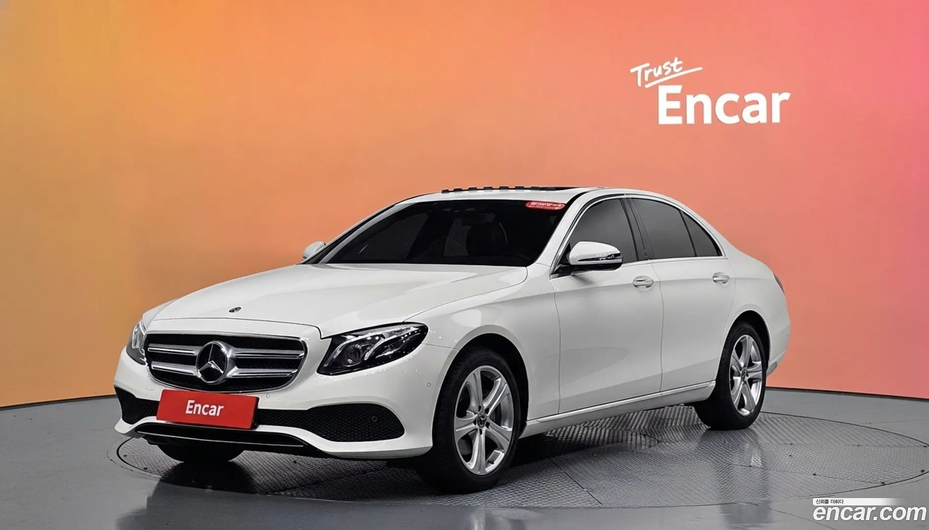 Main__Slider__Photo:E-Class Mercedes-Benz 2018.1-0