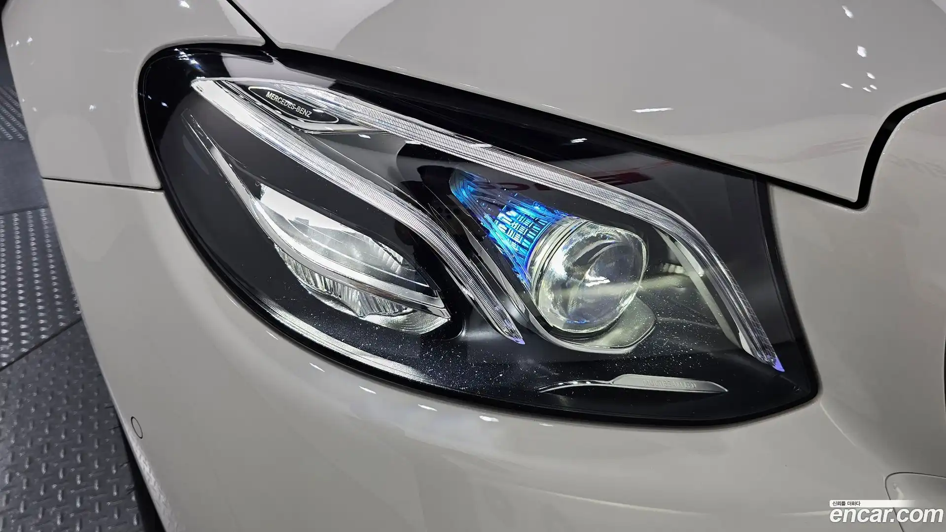 E-Class Mercedes-Benz 2018.1-OUTER-032