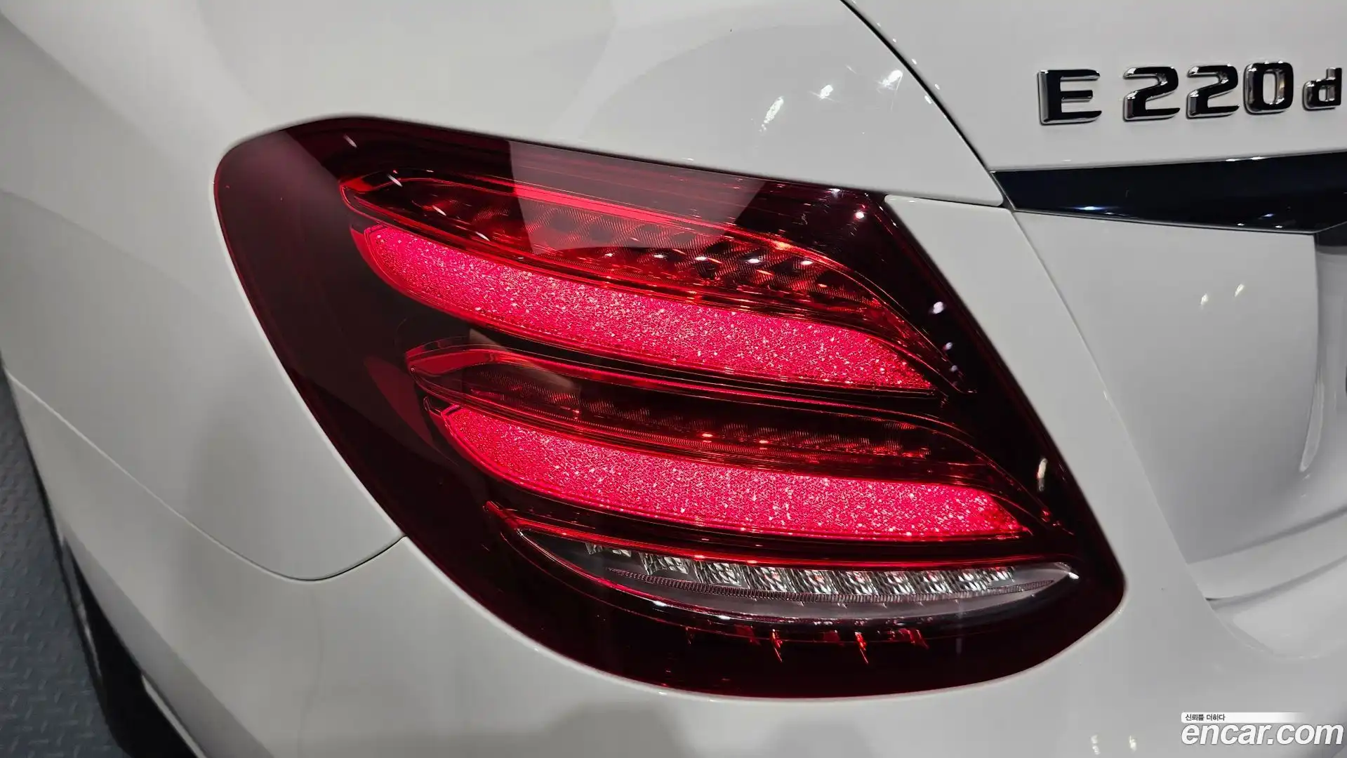 E-Class Mercedes-Benz 2018.1-OUTER-033