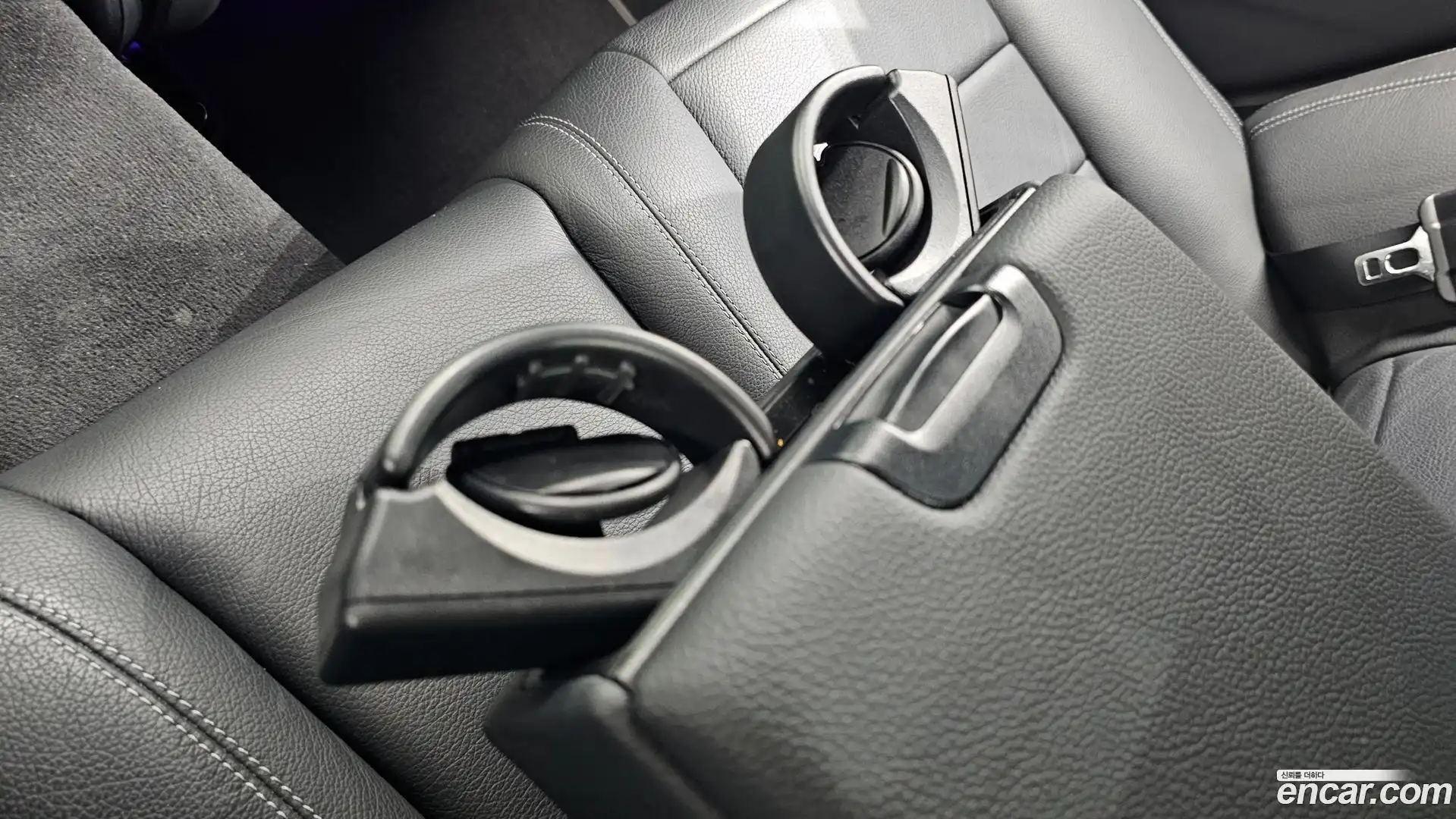 E-Class Mercedes-Benz 2018.1-OPTION-043