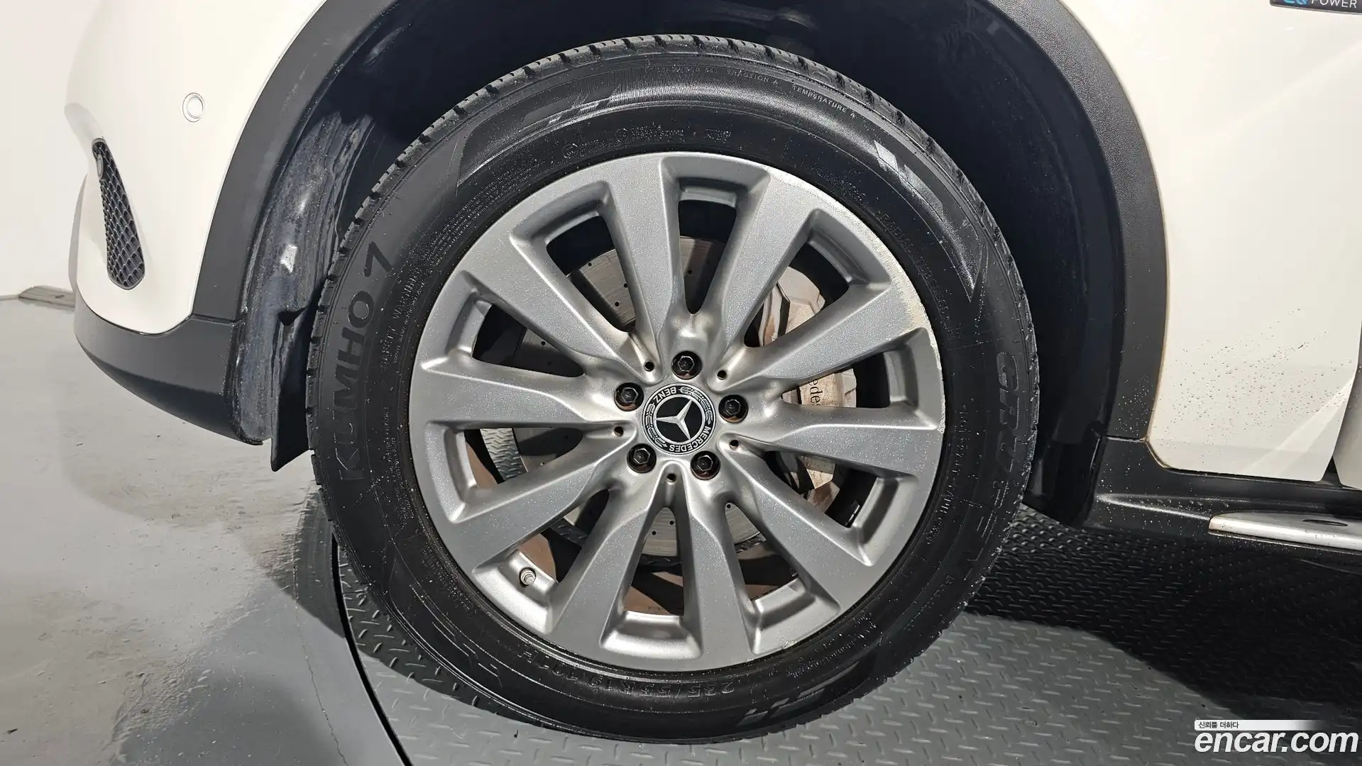 GLC-Class Mercedes-Benz 2018.4-OUTER-005