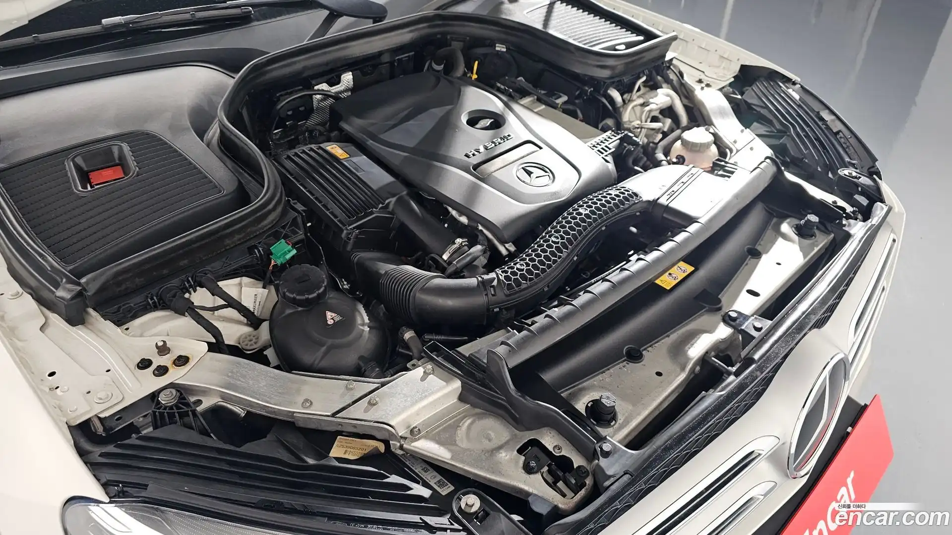 GLC-Class Mercedes-Benz 2018.4-OUTER-006