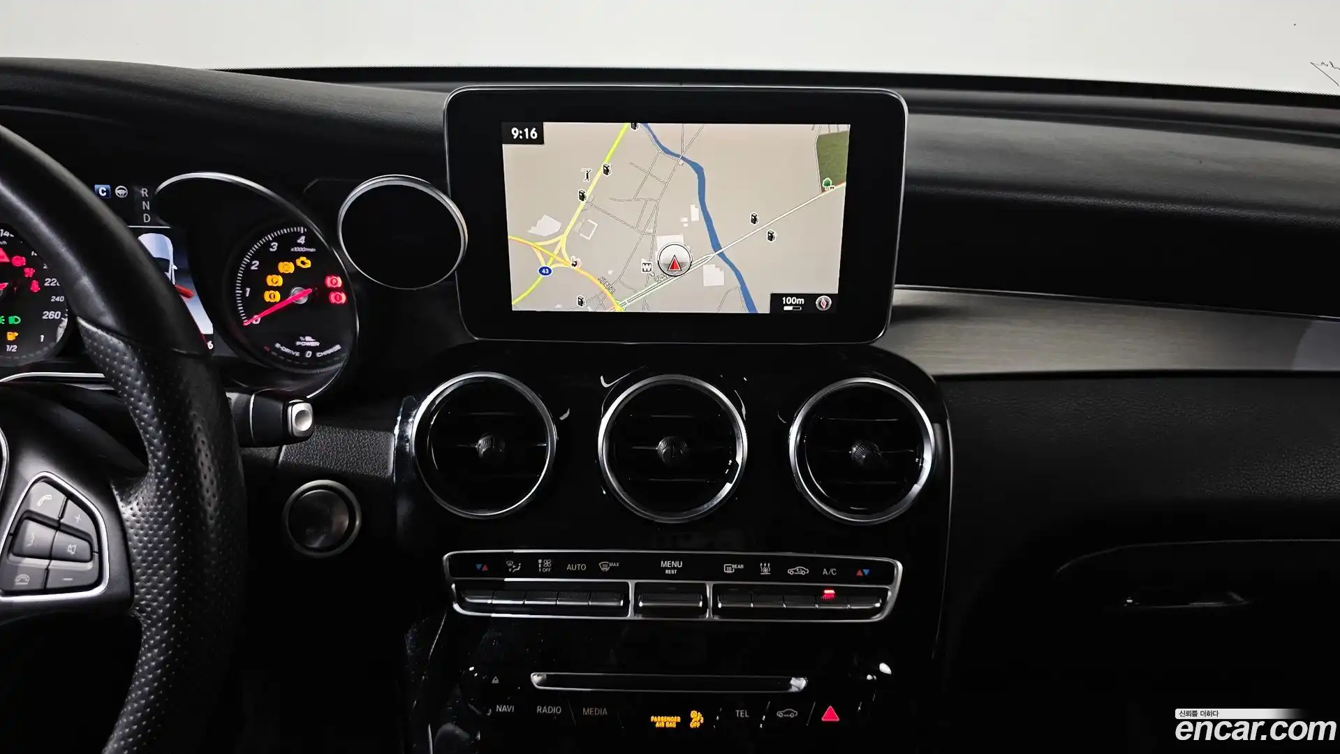 GLC-Class Mercedes-Benz 2018.4-OPTION-016