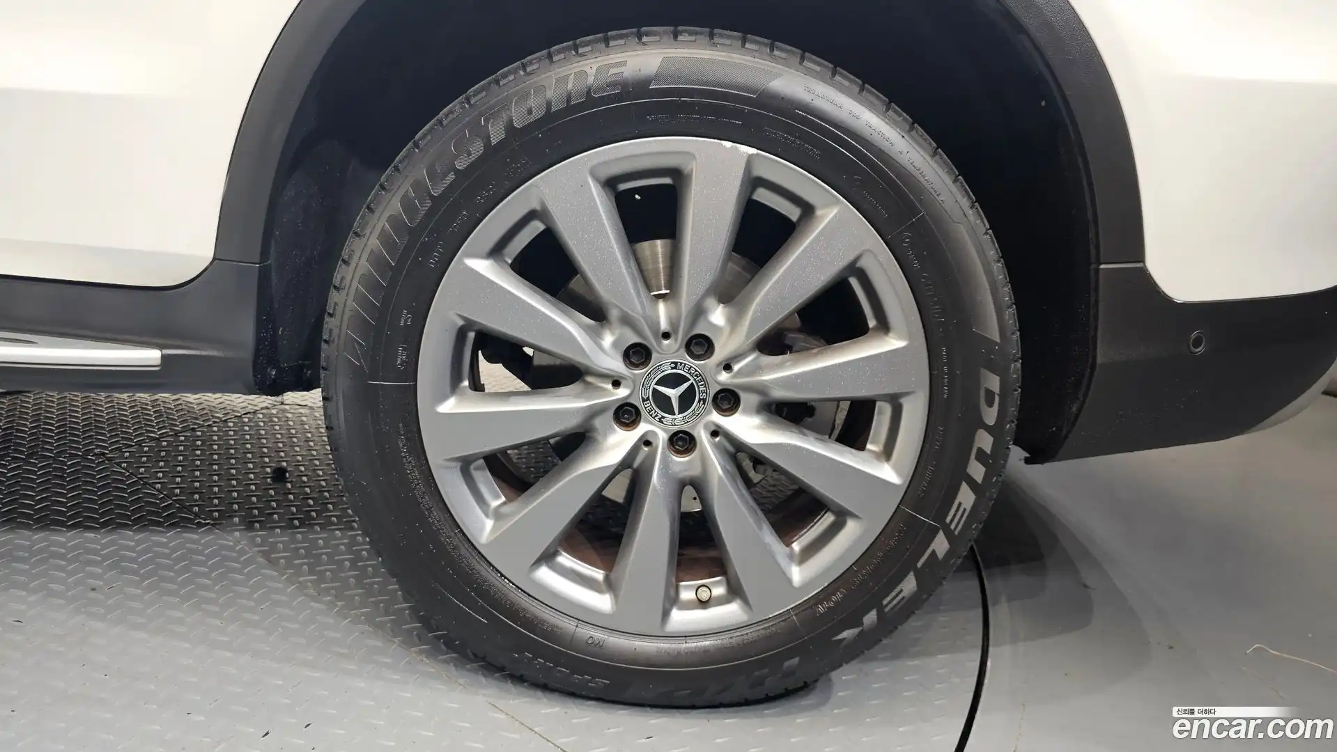 GLC-Class Mercedes-Benz 2018.4-OUTER-031