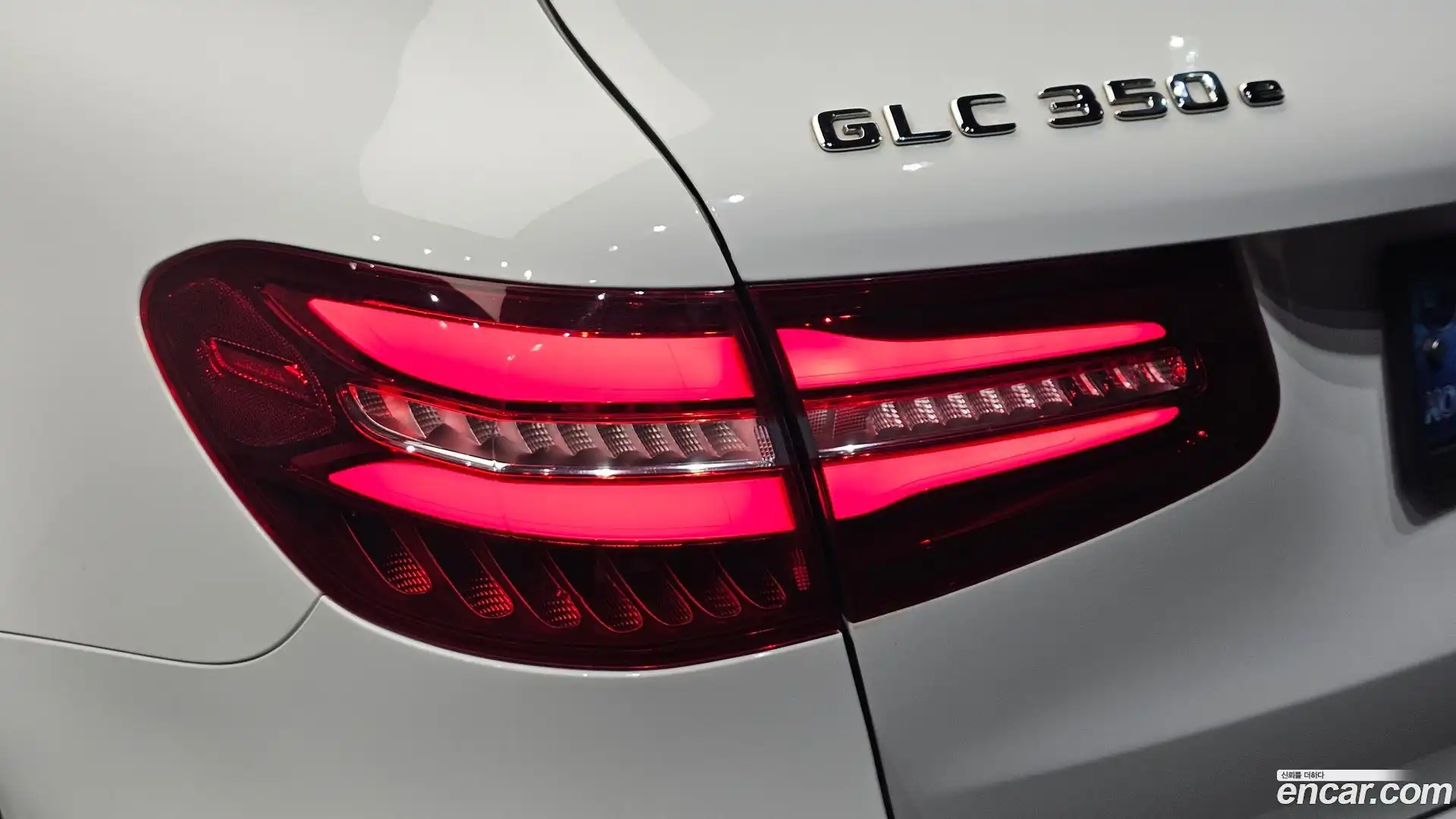 GLC-Class Mercedes-Benz 2018.4-OUTER-033
