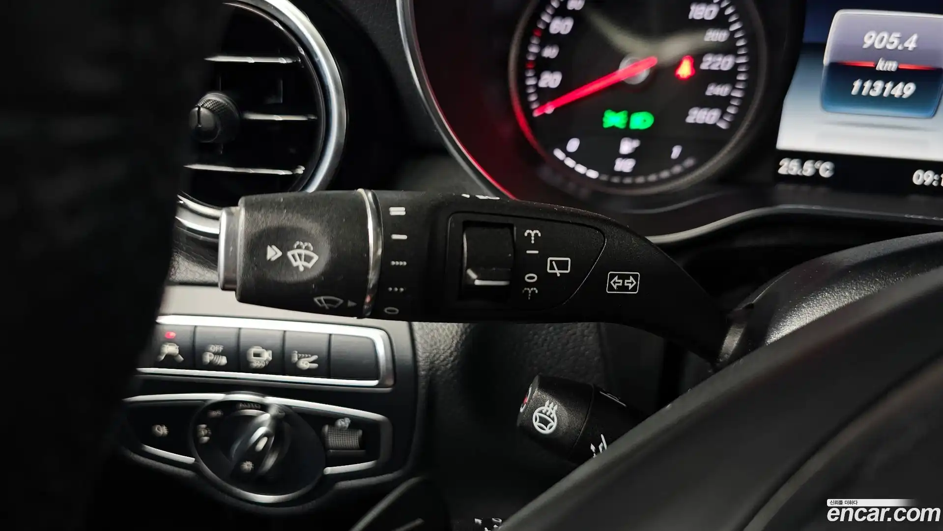 GLC-Class Mercedes-Benz 2018.4-OPTION-041