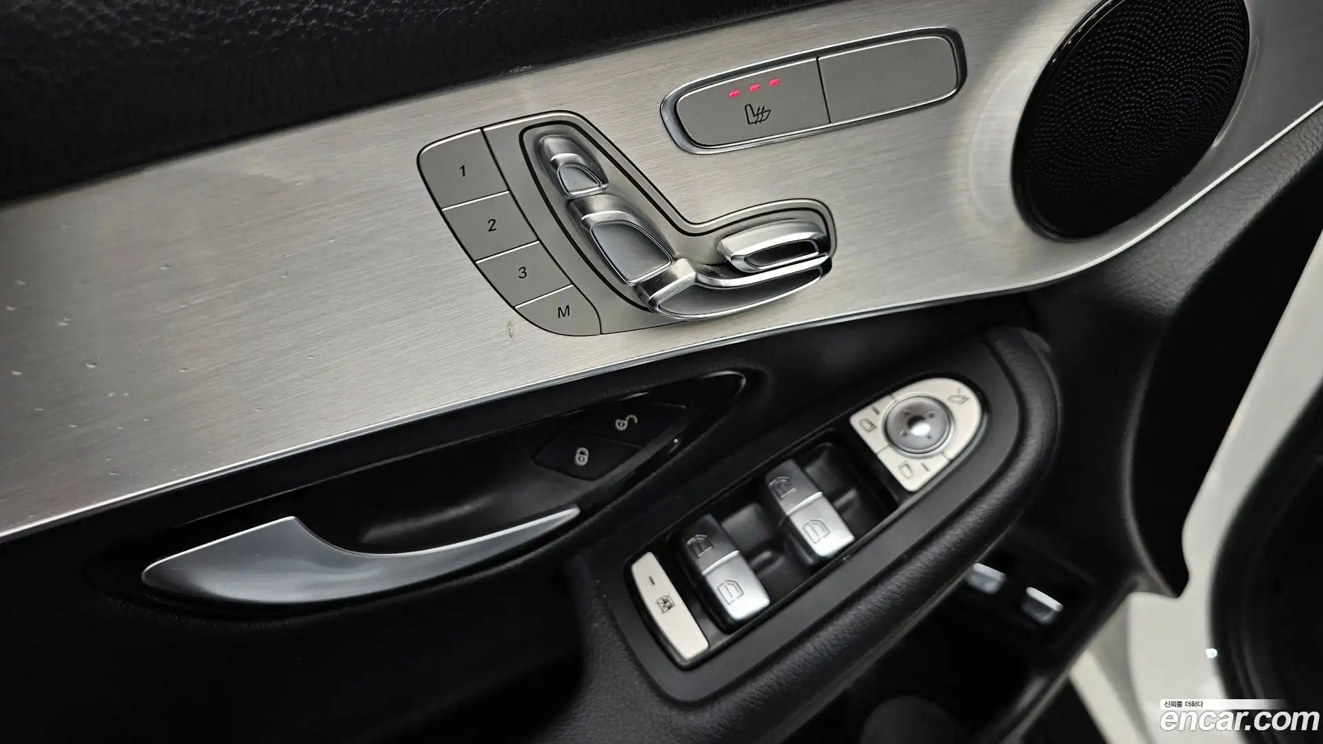 GLC-Class Mercedes-Benz 2018.4-OPTION-042