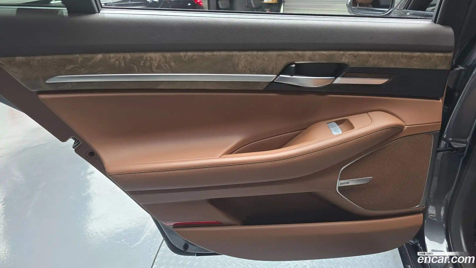 G90 Genesis 2020.2-INNER-035