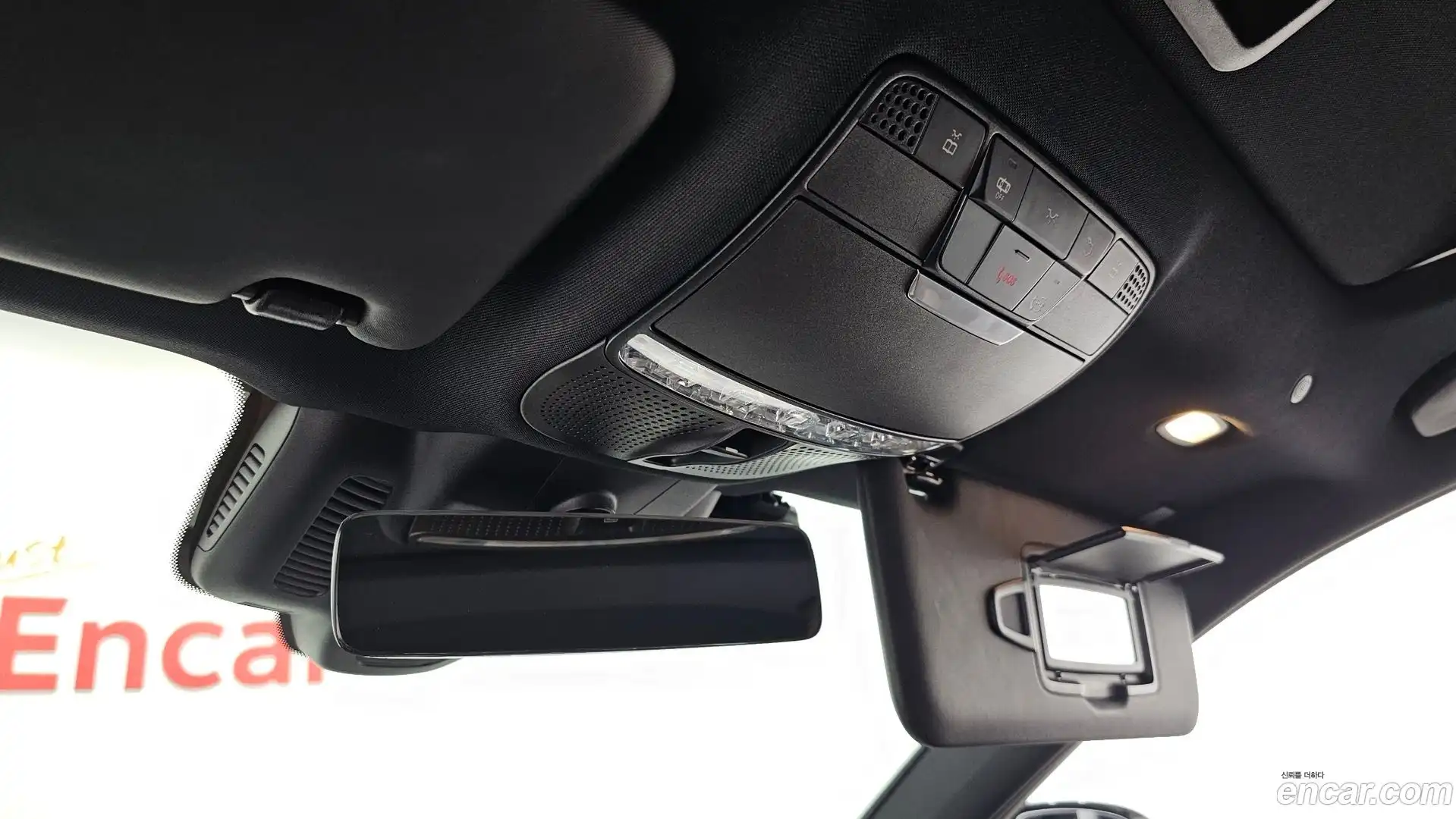 E-Class Mercedes-Benz 2020.11-OPTION-022