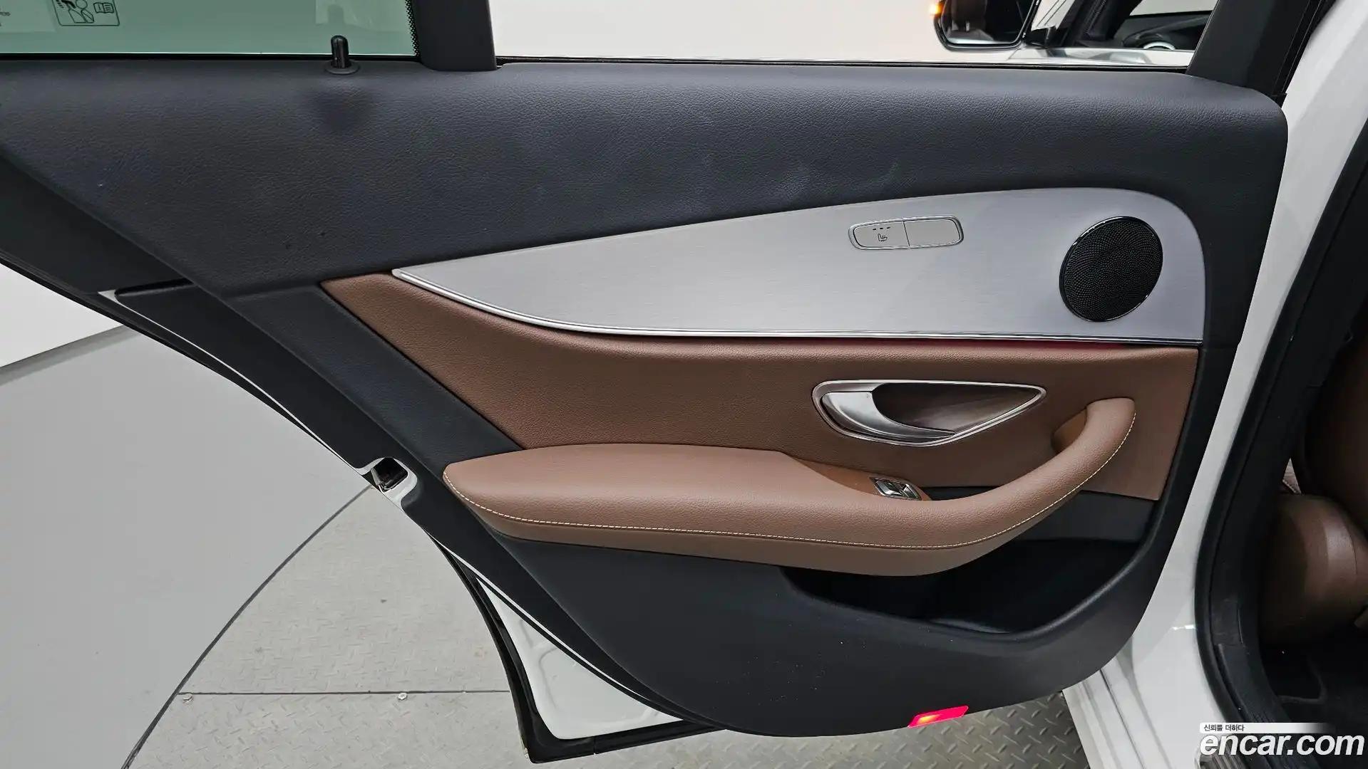 E-Class Mercedes-Benz 2020.11-INNER-035