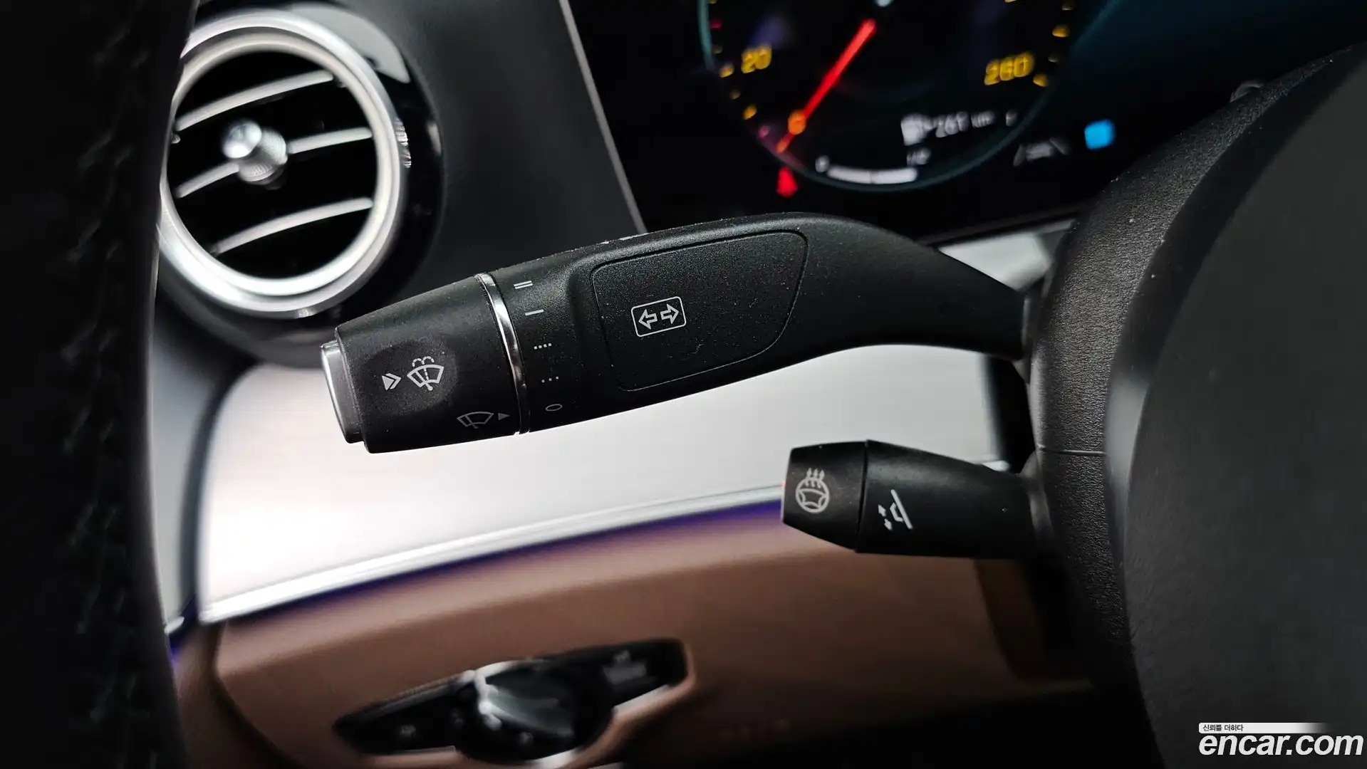E-Class Mercedes-Benz 2020.11-OPTION-040