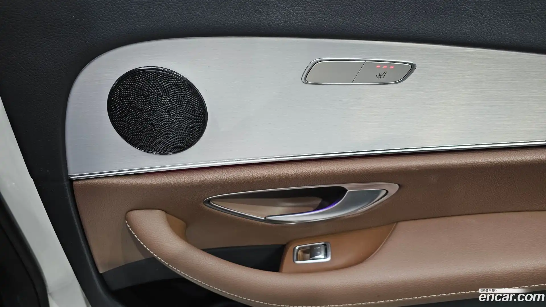 E-Class Mercedes-Benz 2020.11-OPTION-042