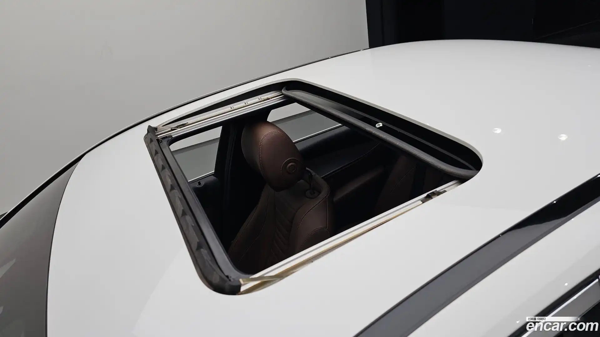 E-Class Mercedes-Benz 2020.11-OPTION-043