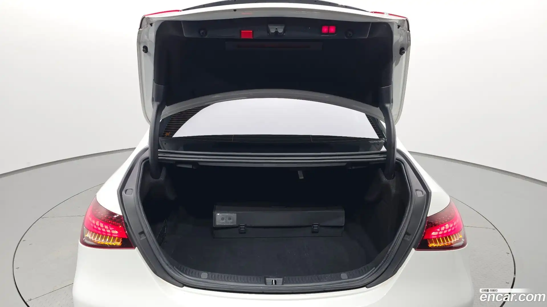 E-Class Mercedes-Benz 2020.11-OPTION-044