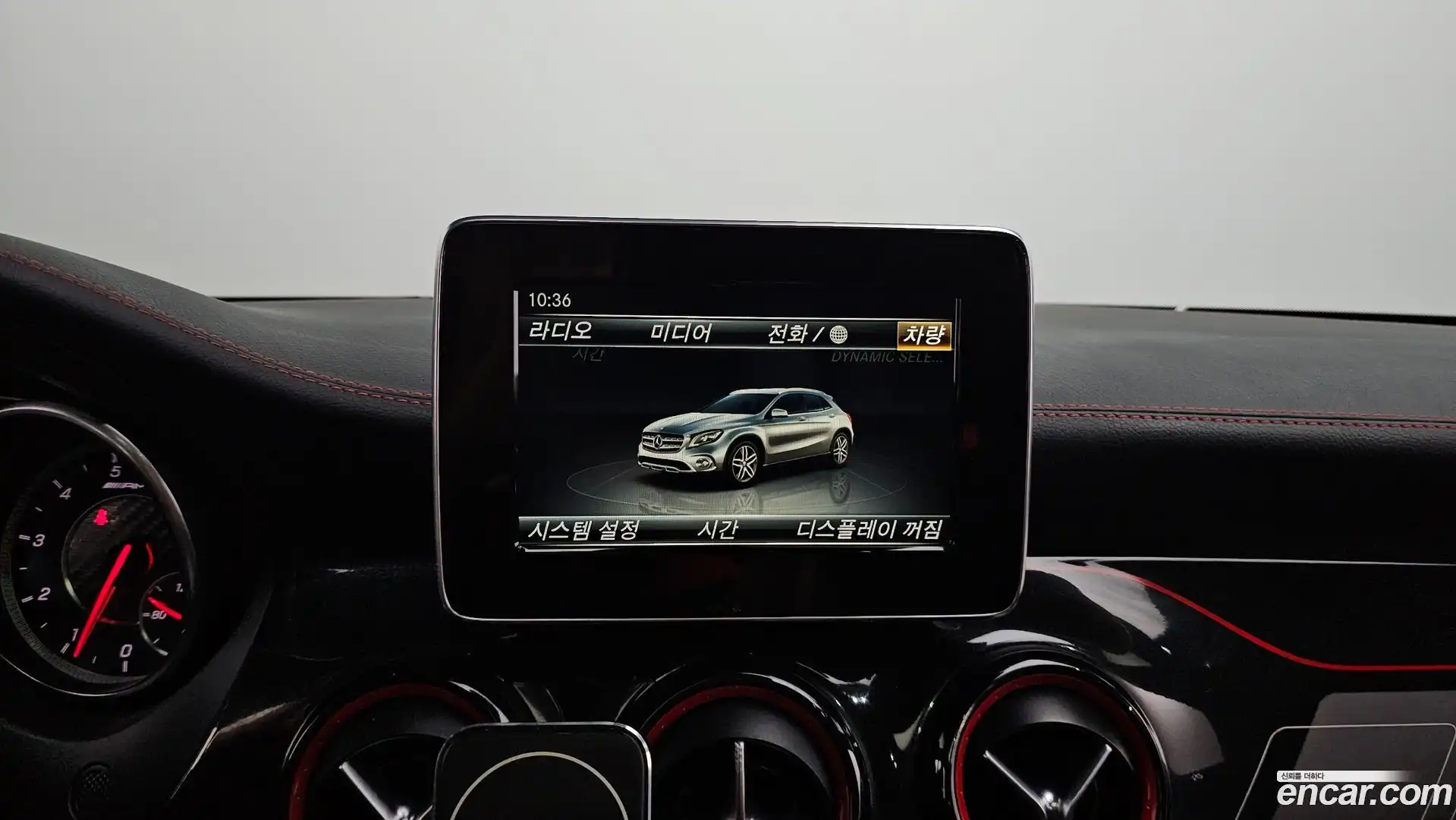 GLA-Class Mercedes-Benz 2017.10-OPTION-018