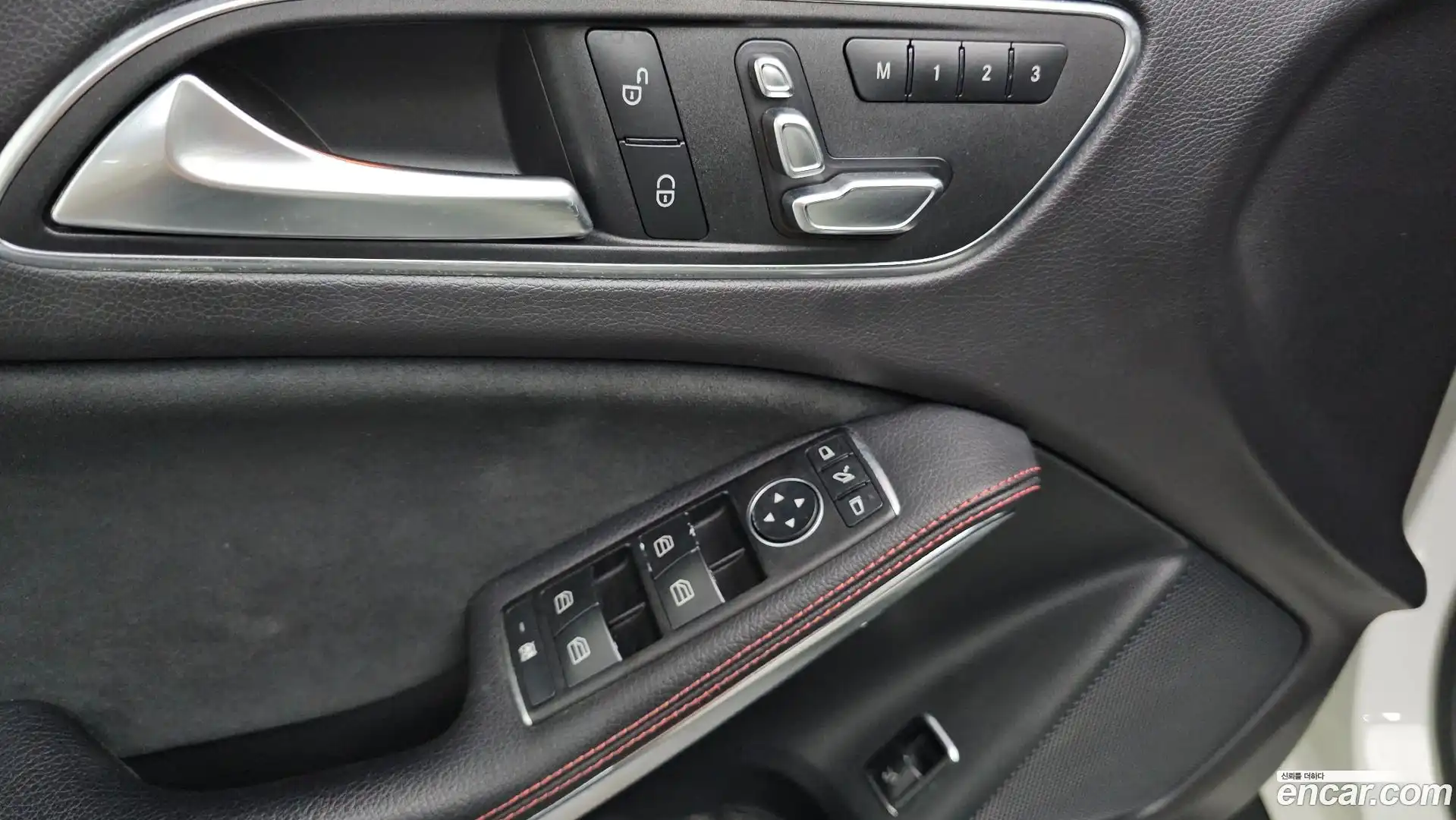 GLA-Class Mercedes-Benz 2017.10-OPTION-021