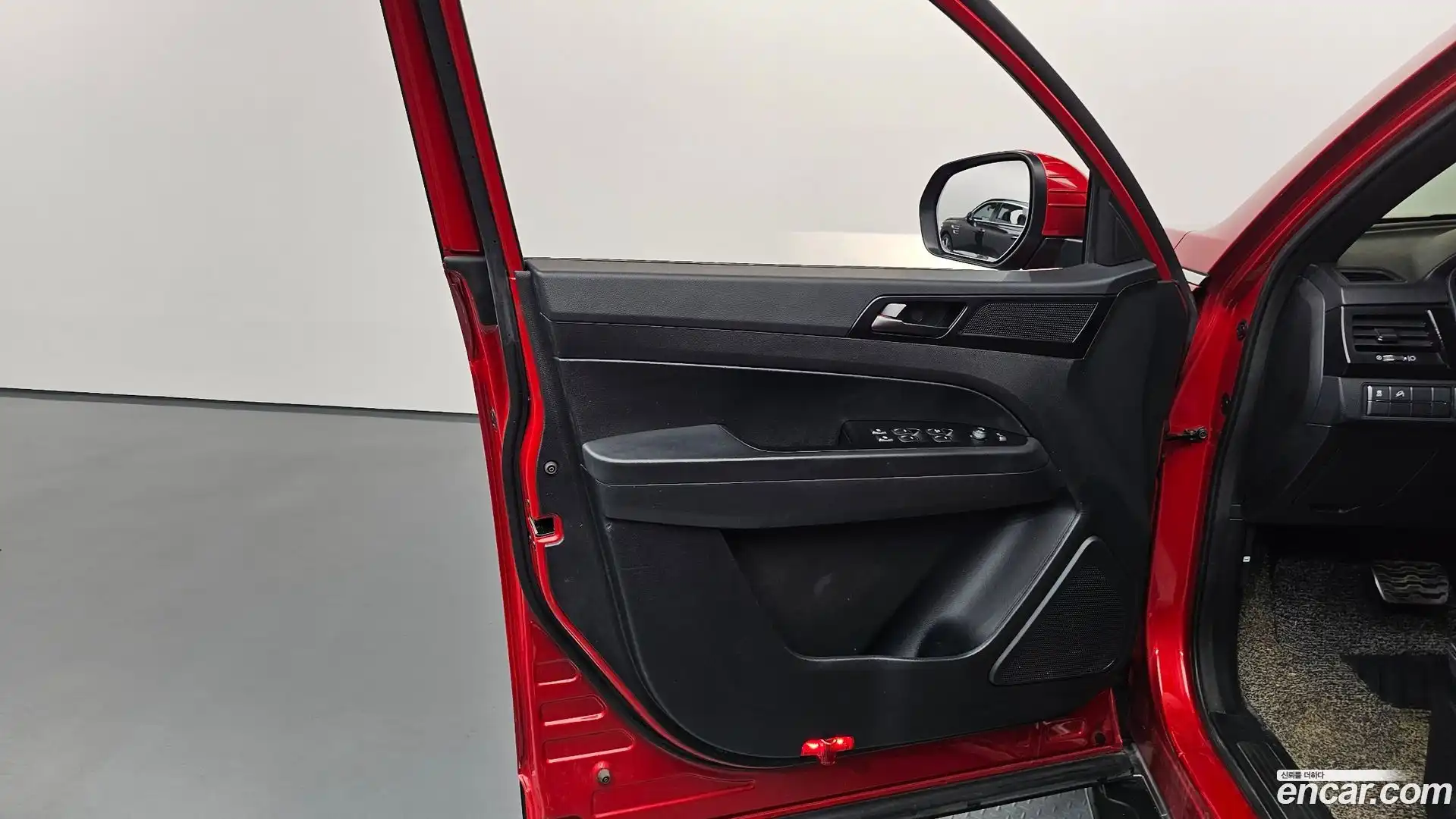 Rexton KG Mobility 2019.9-INNER-034