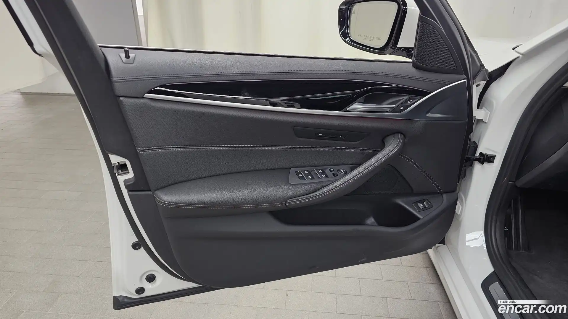 5-Series BMW 2018.11-INNER-034