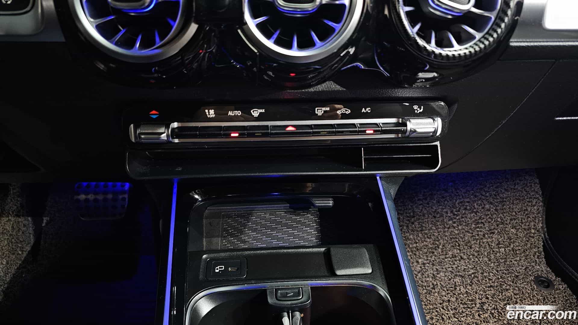 GLB-Class Mercedes-Benz 2021.2-OPTION-042